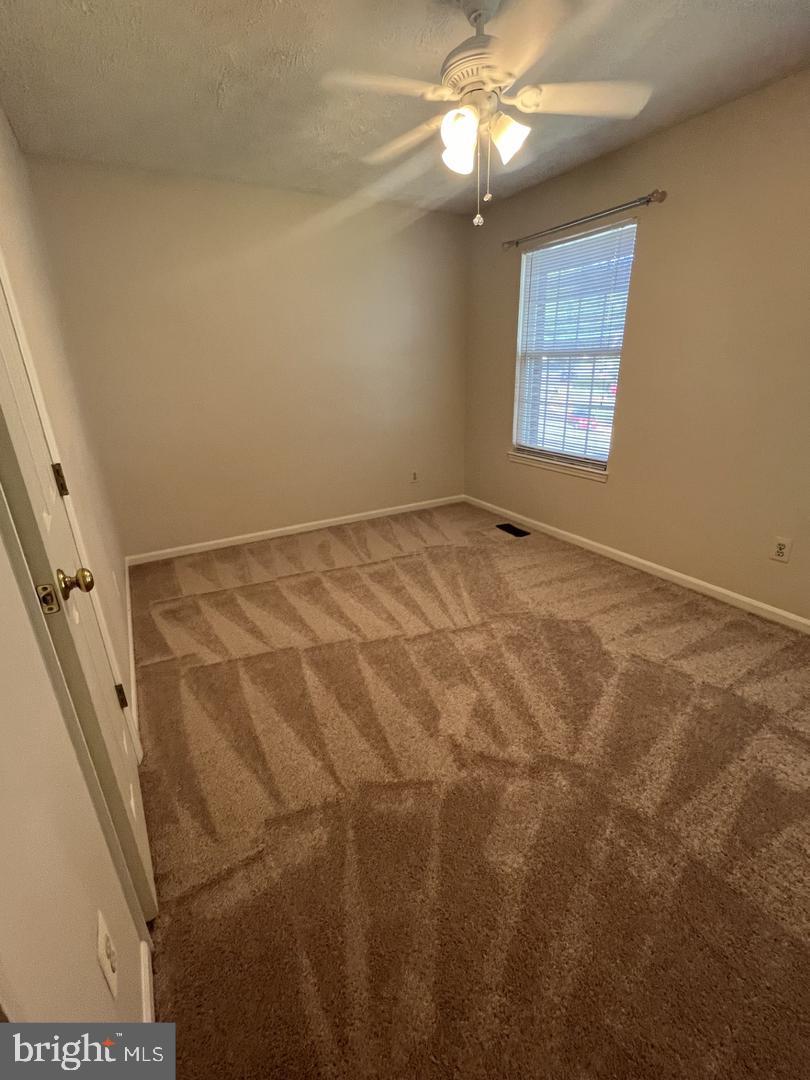 SPRING LAKE FARM - Residential Lease