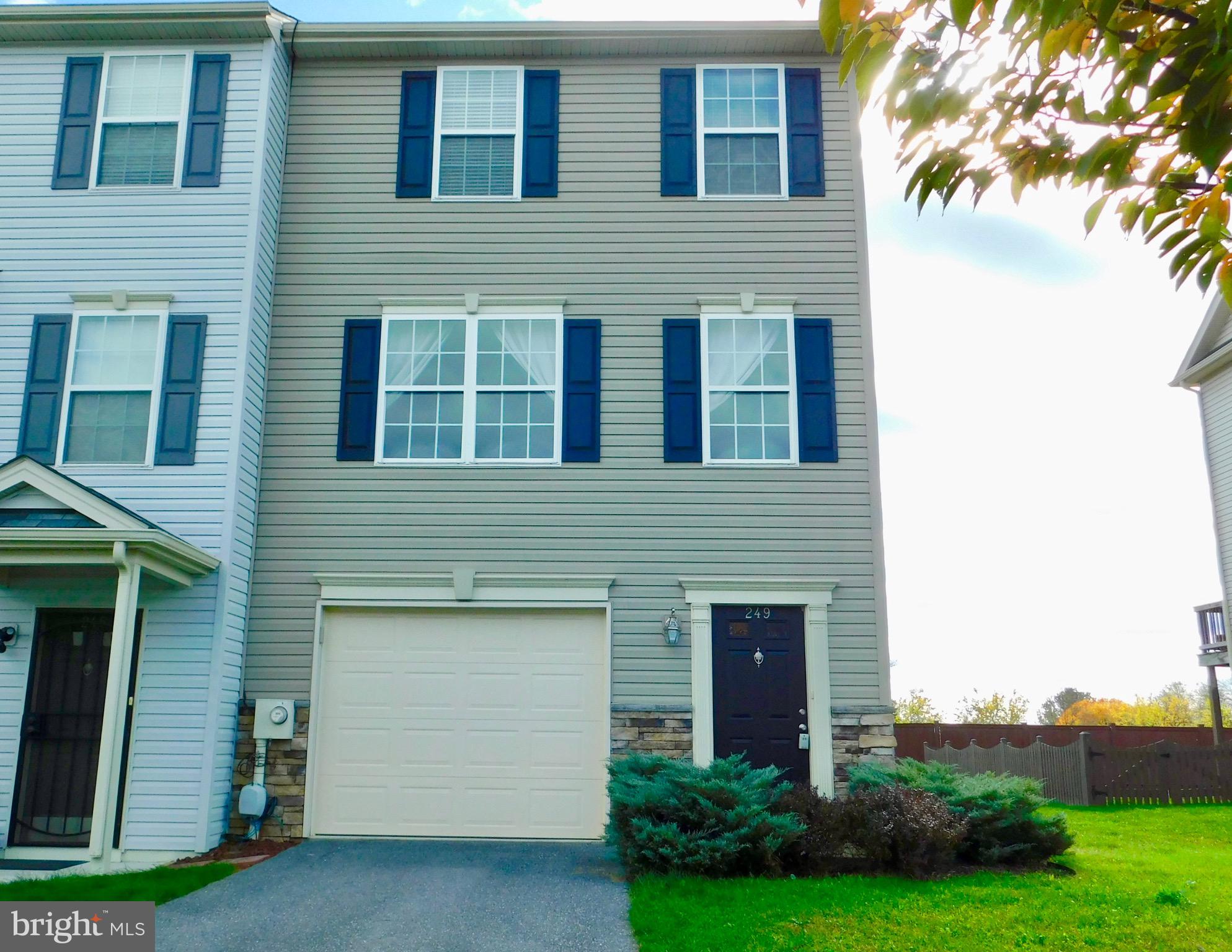 HAMMONDS MILL - Residential