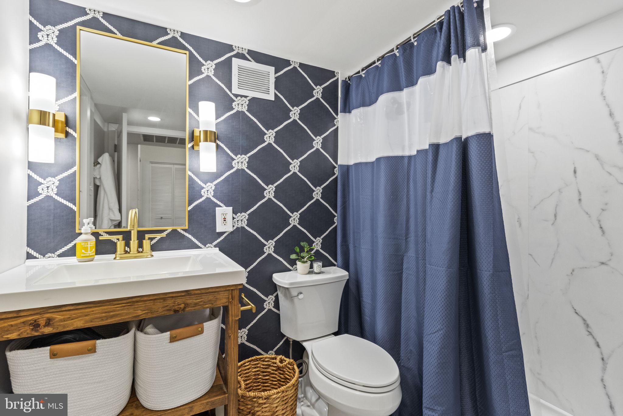 EASTPORT - Residential