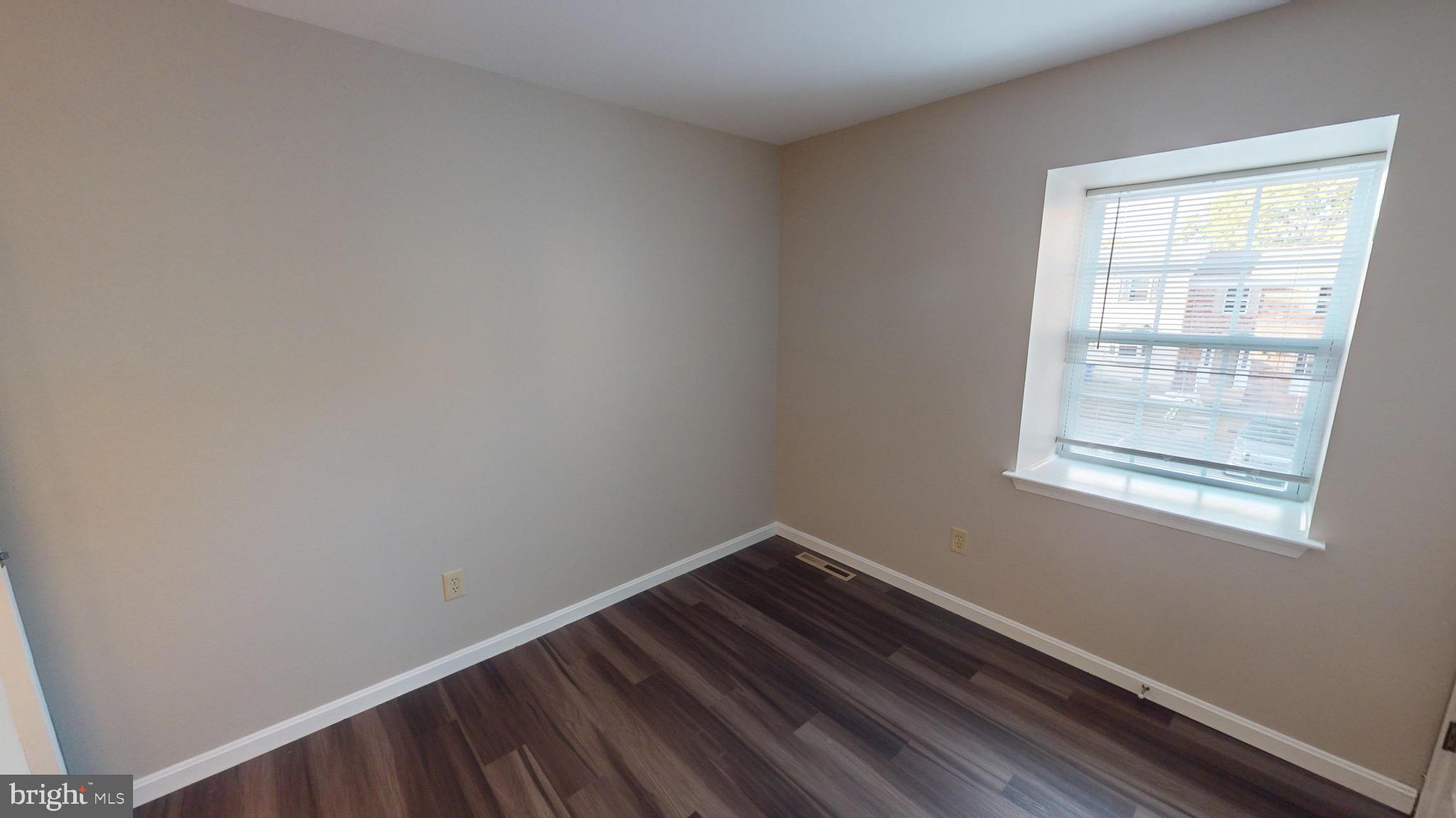 RYON WOODS - Residential