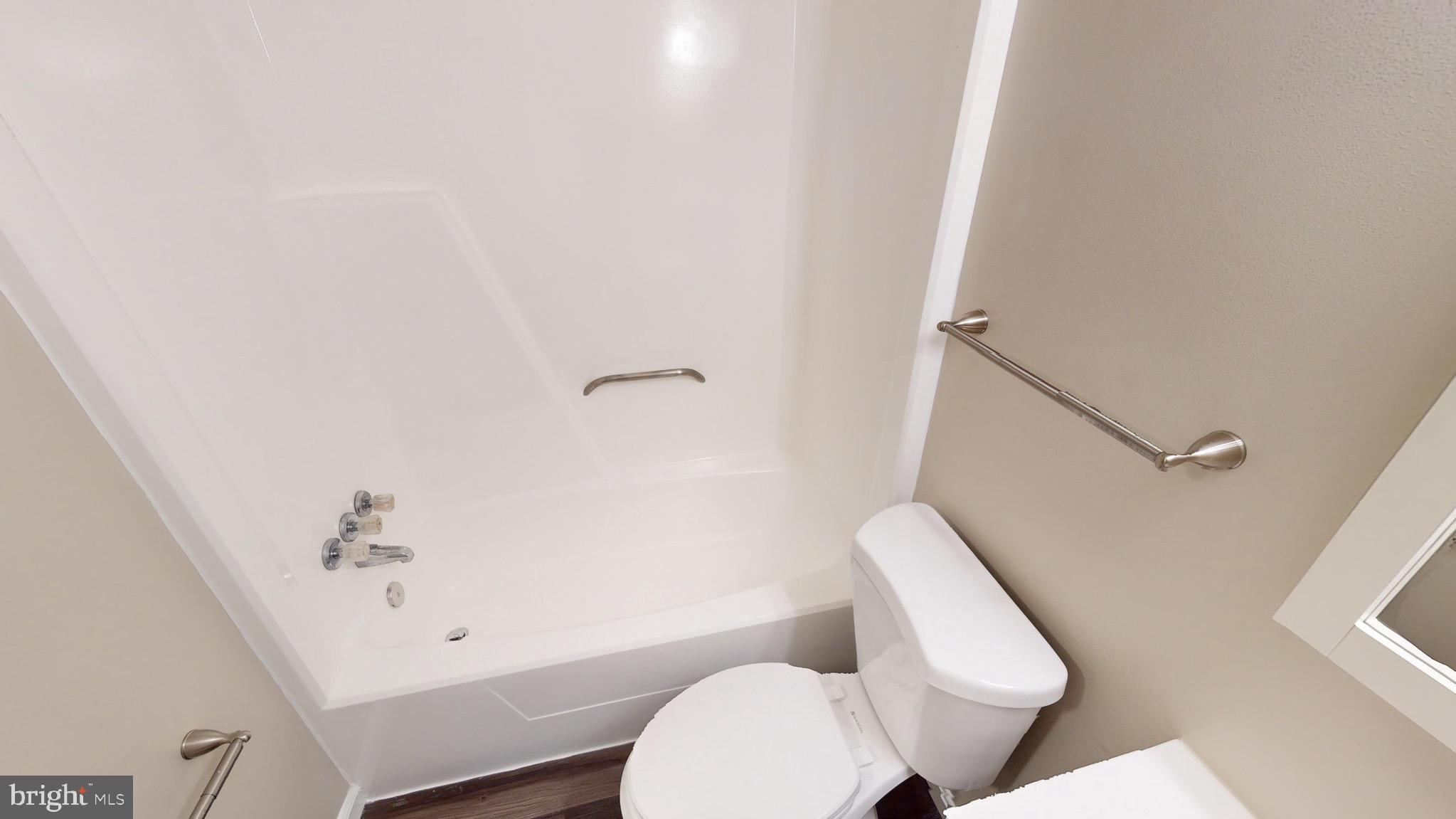 RYON WOODS - Residential