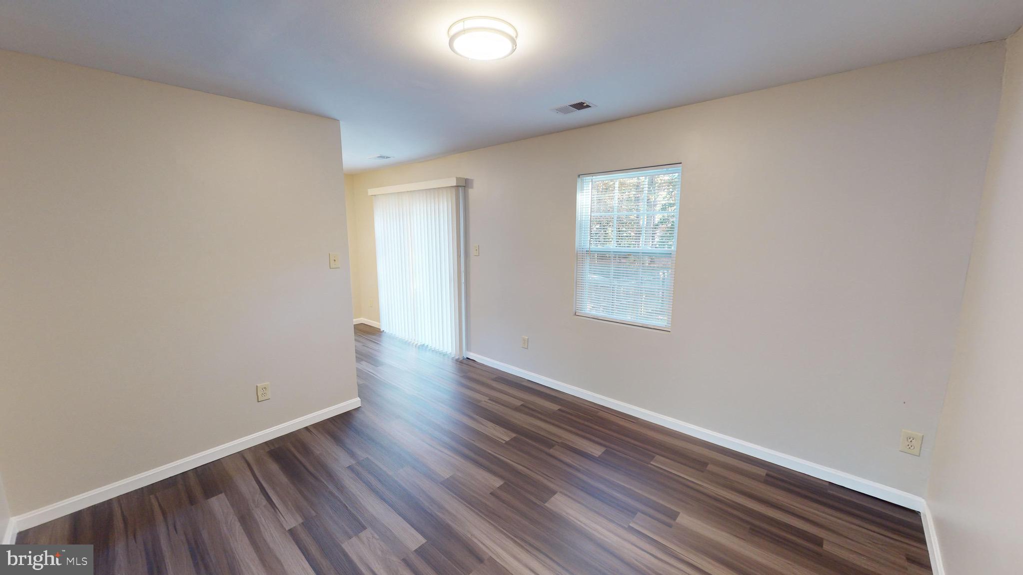 RYON WOODS - Residential