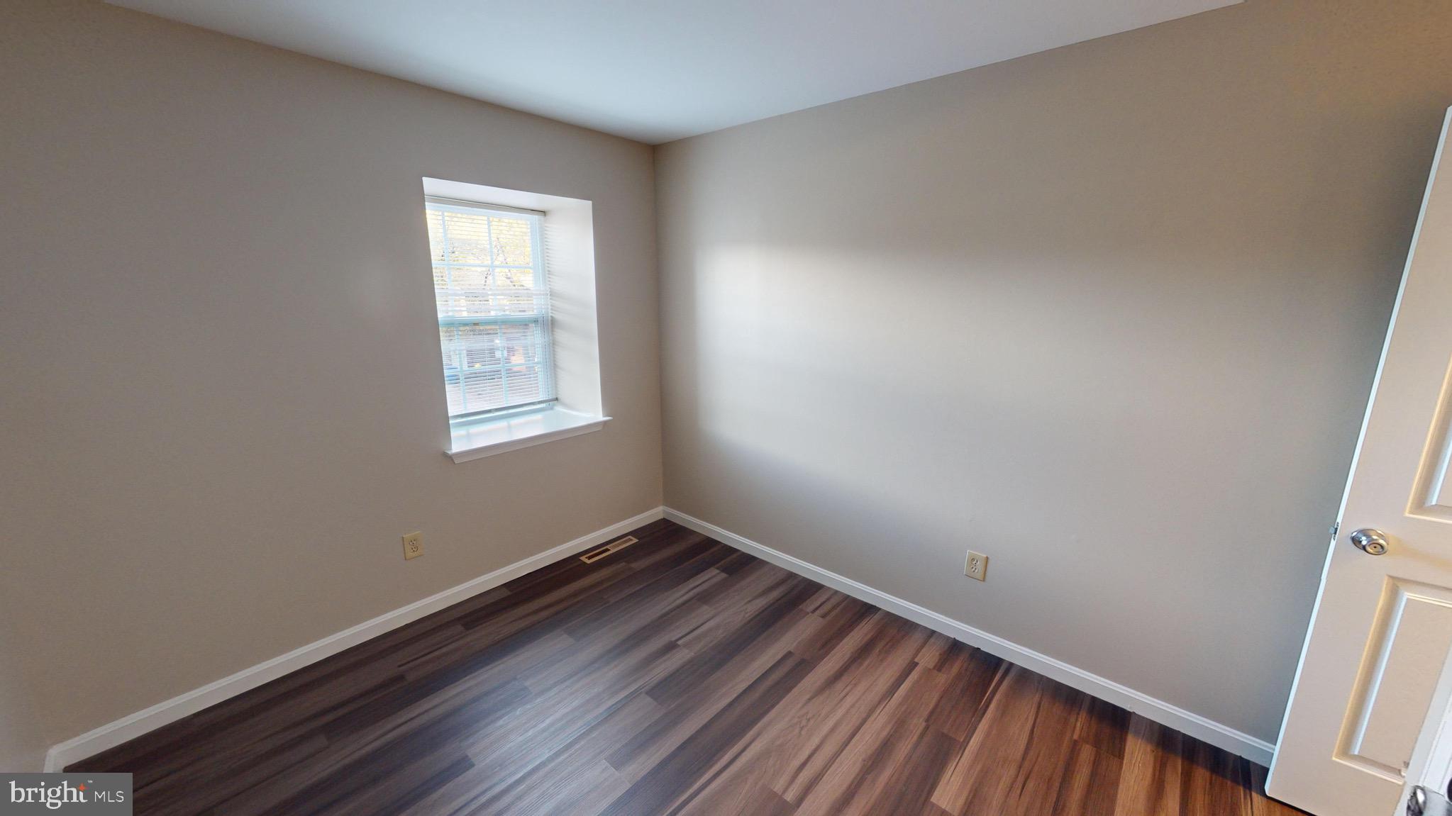 RYON WOODS - Residential