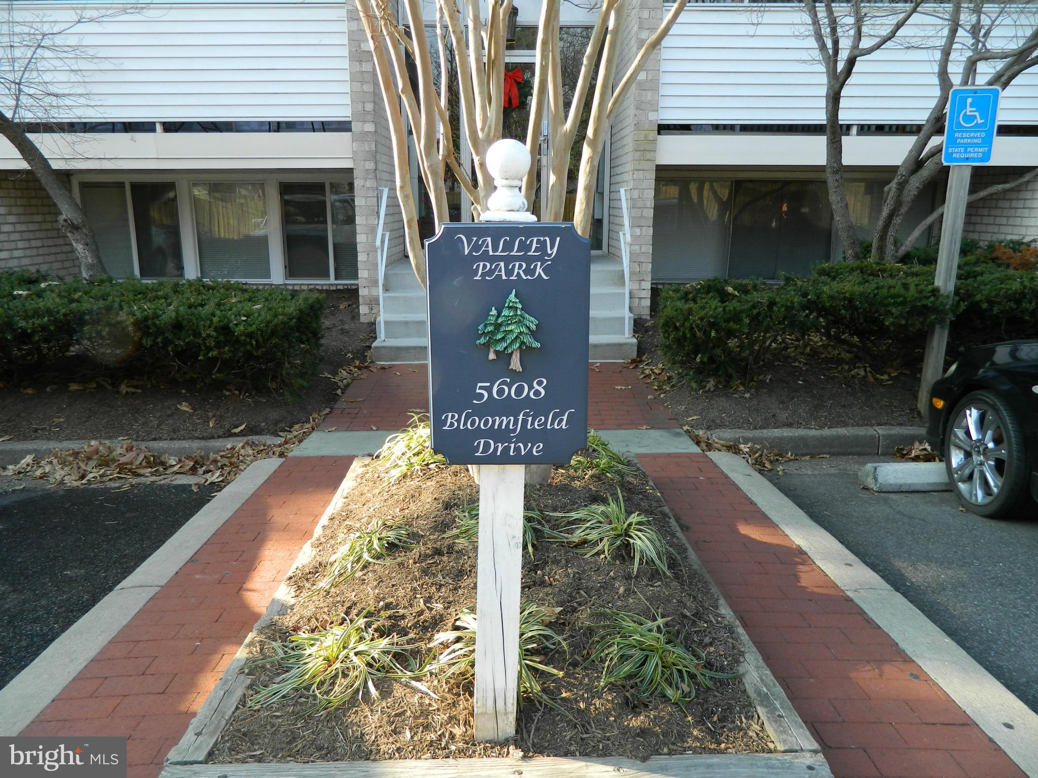 VALLEY PARK - Residential Lease