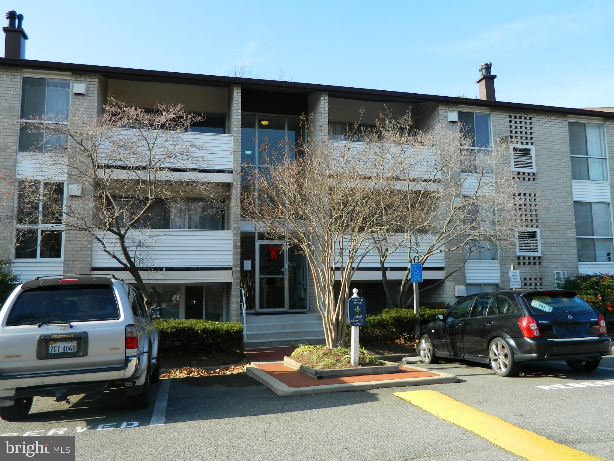 VALLEY PARK - Residential Lease