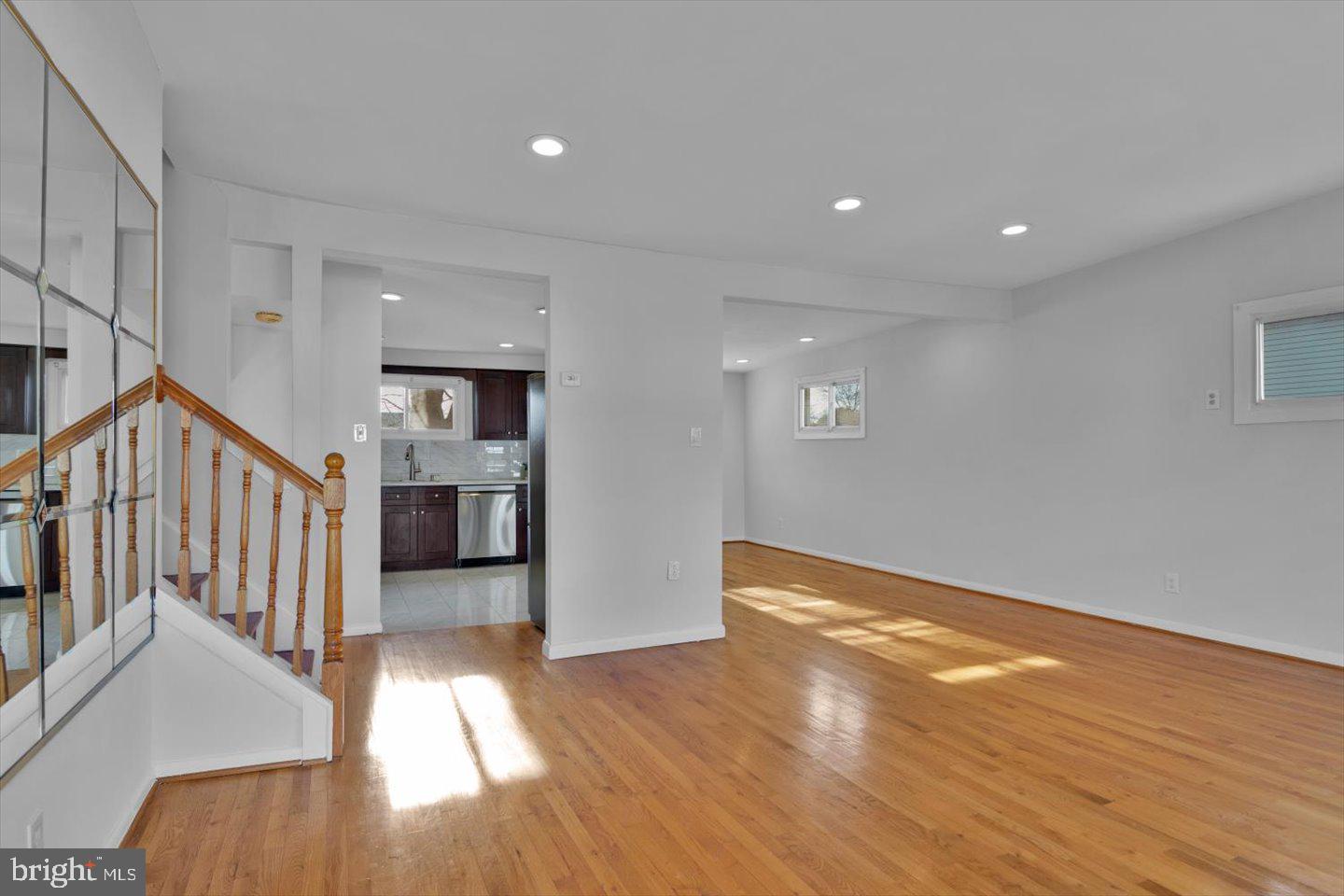 17 GLOUCESTER AVENUE