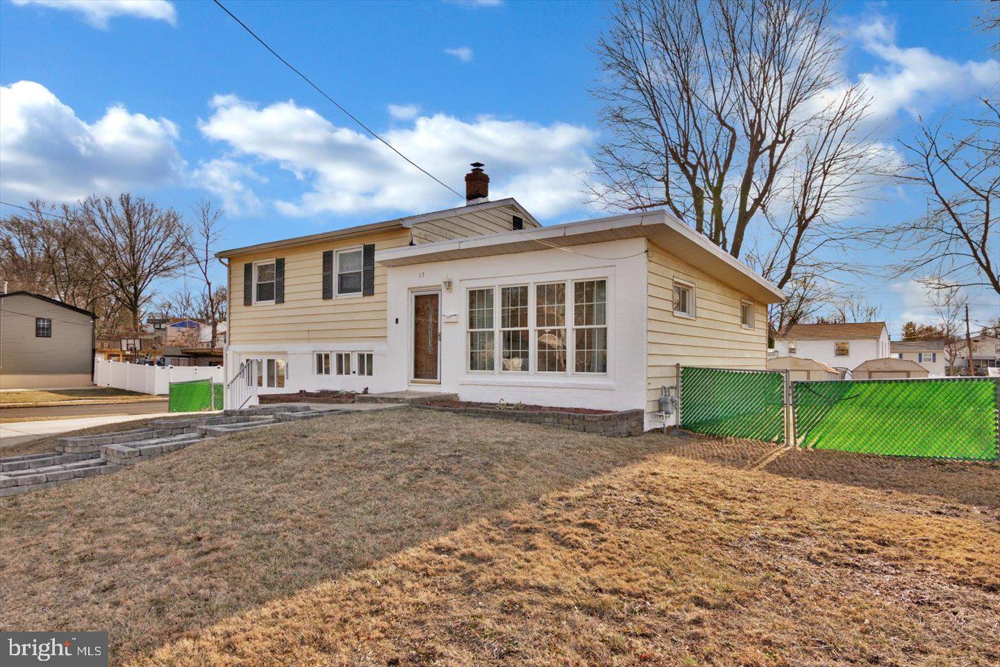17 GLOUCESTER AVENUE