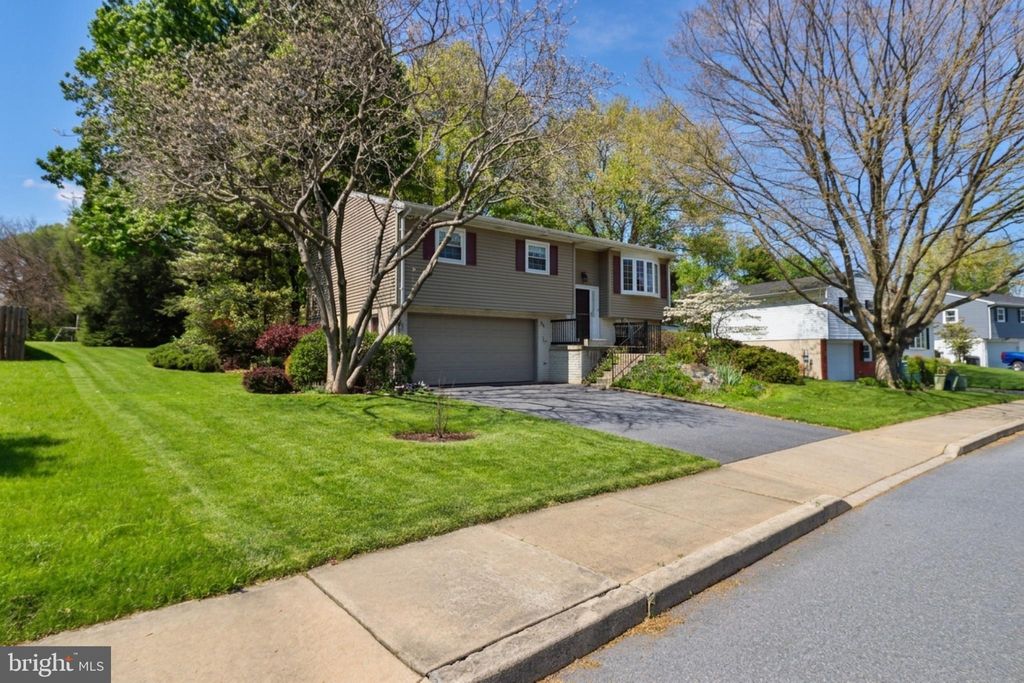Photo of 34 S Oak Street, LITITZ, PA 17543 (MLS # PALA2087292)
