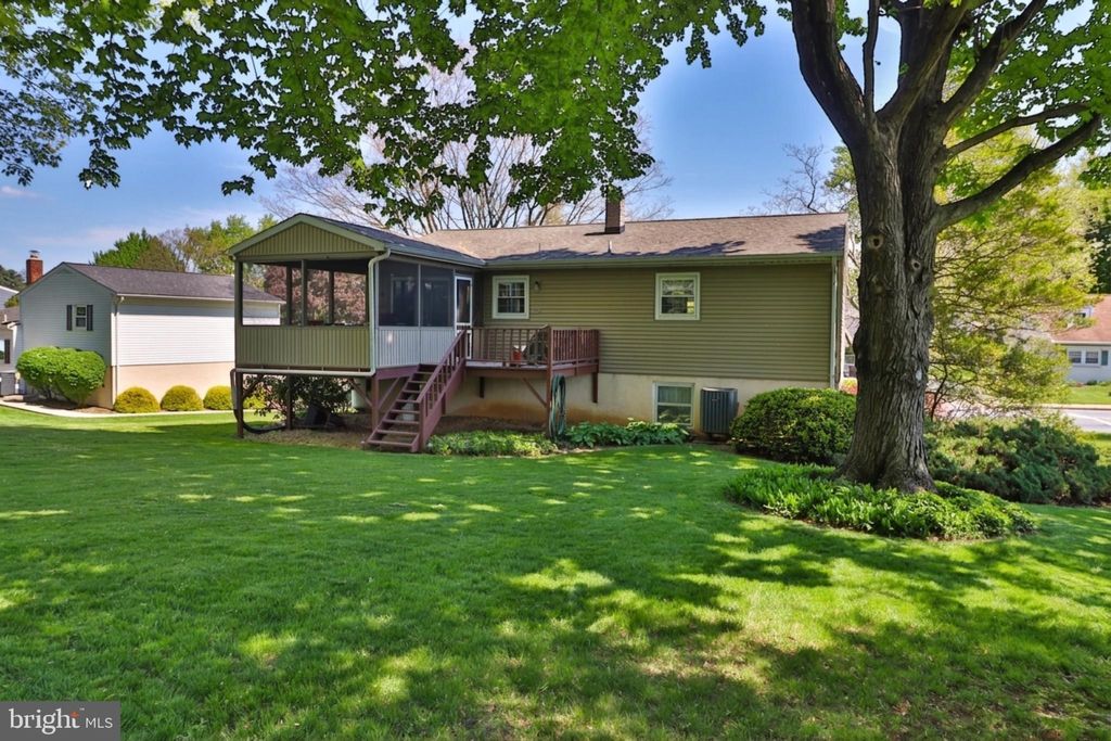 Photo of 34 S Oak Street, LITITZ, PA 17543 (MLS # PALA2087292)