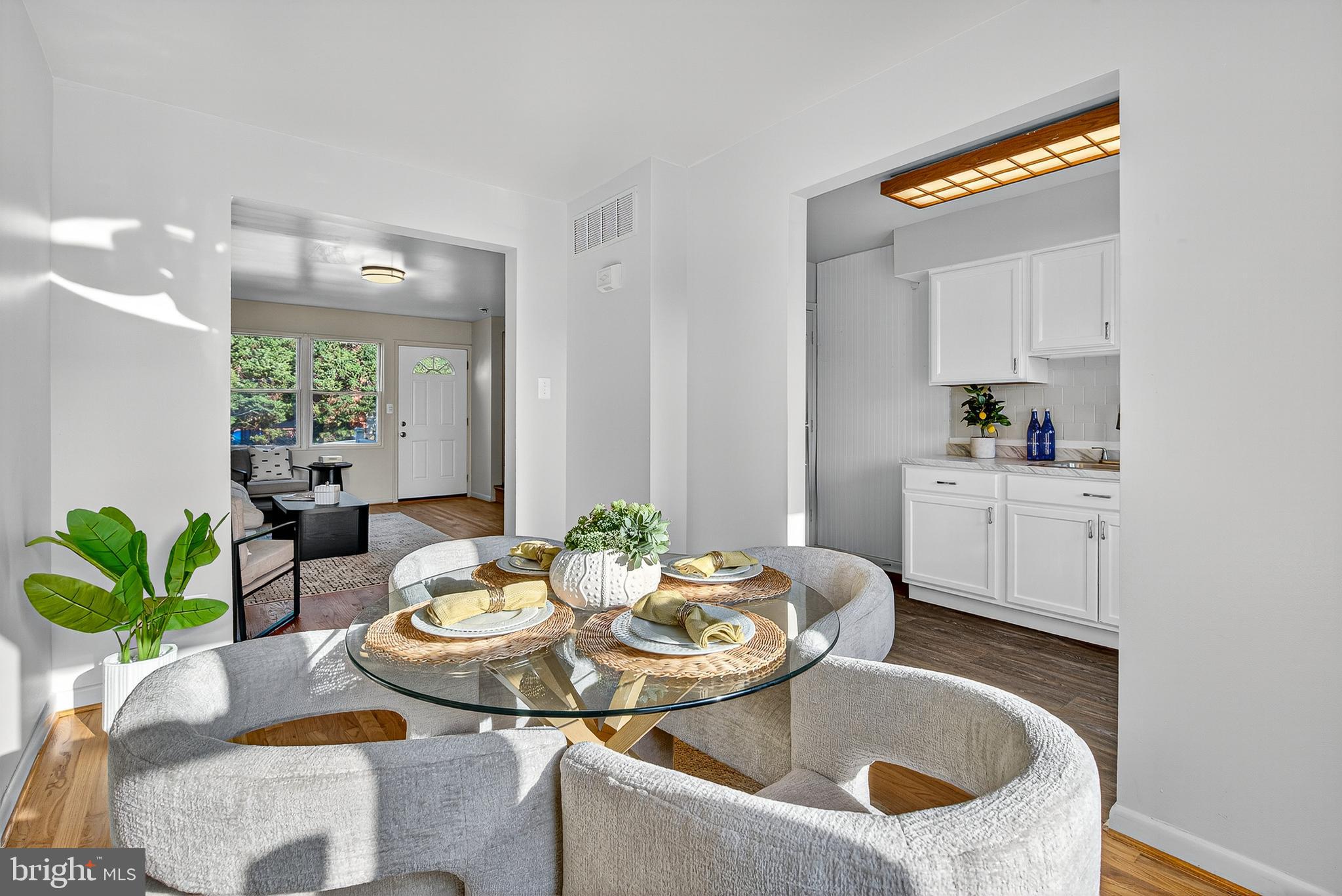 GUILFORD MANOR - Residential