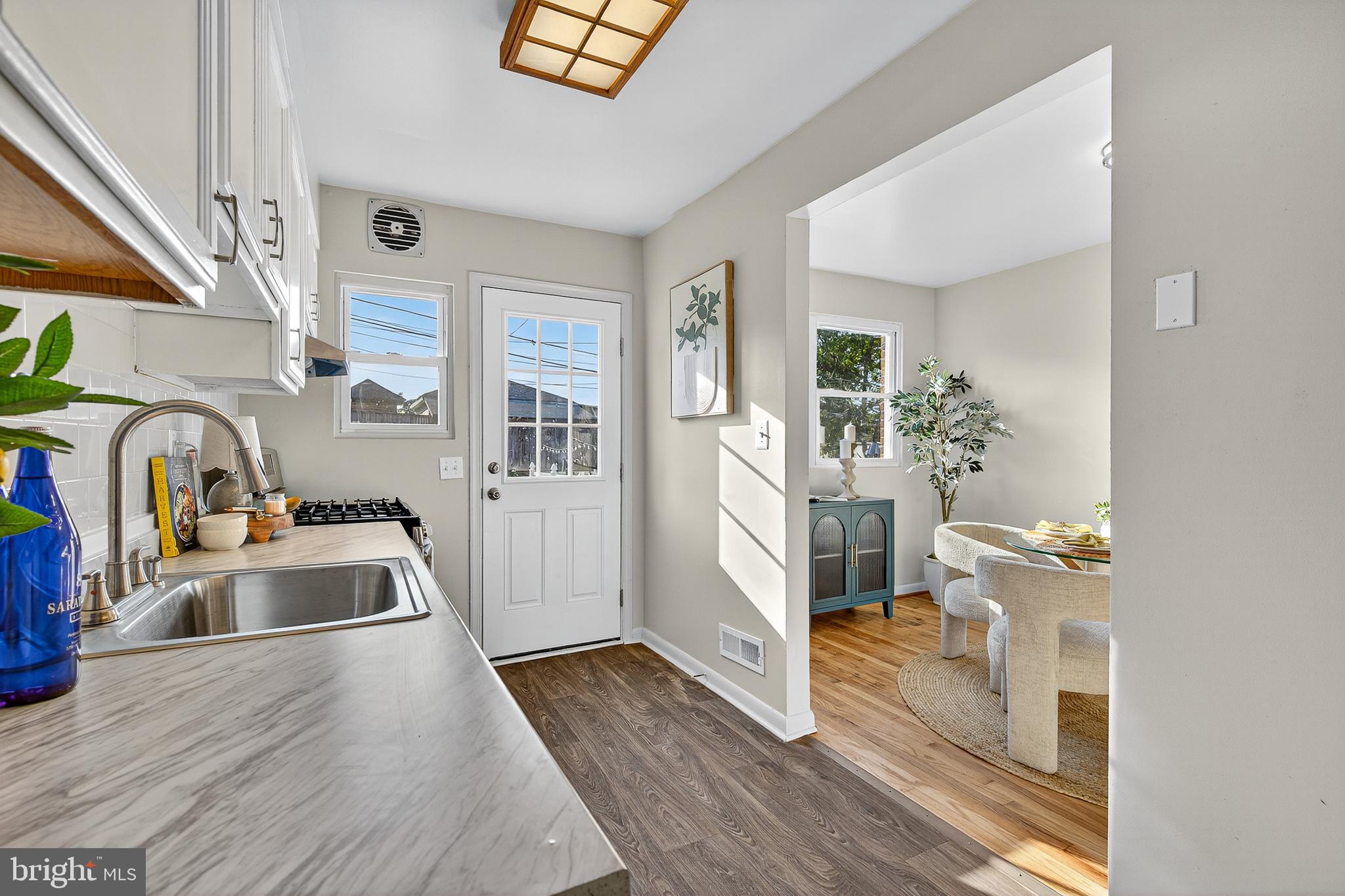 GUILFORD MANOR - Residential