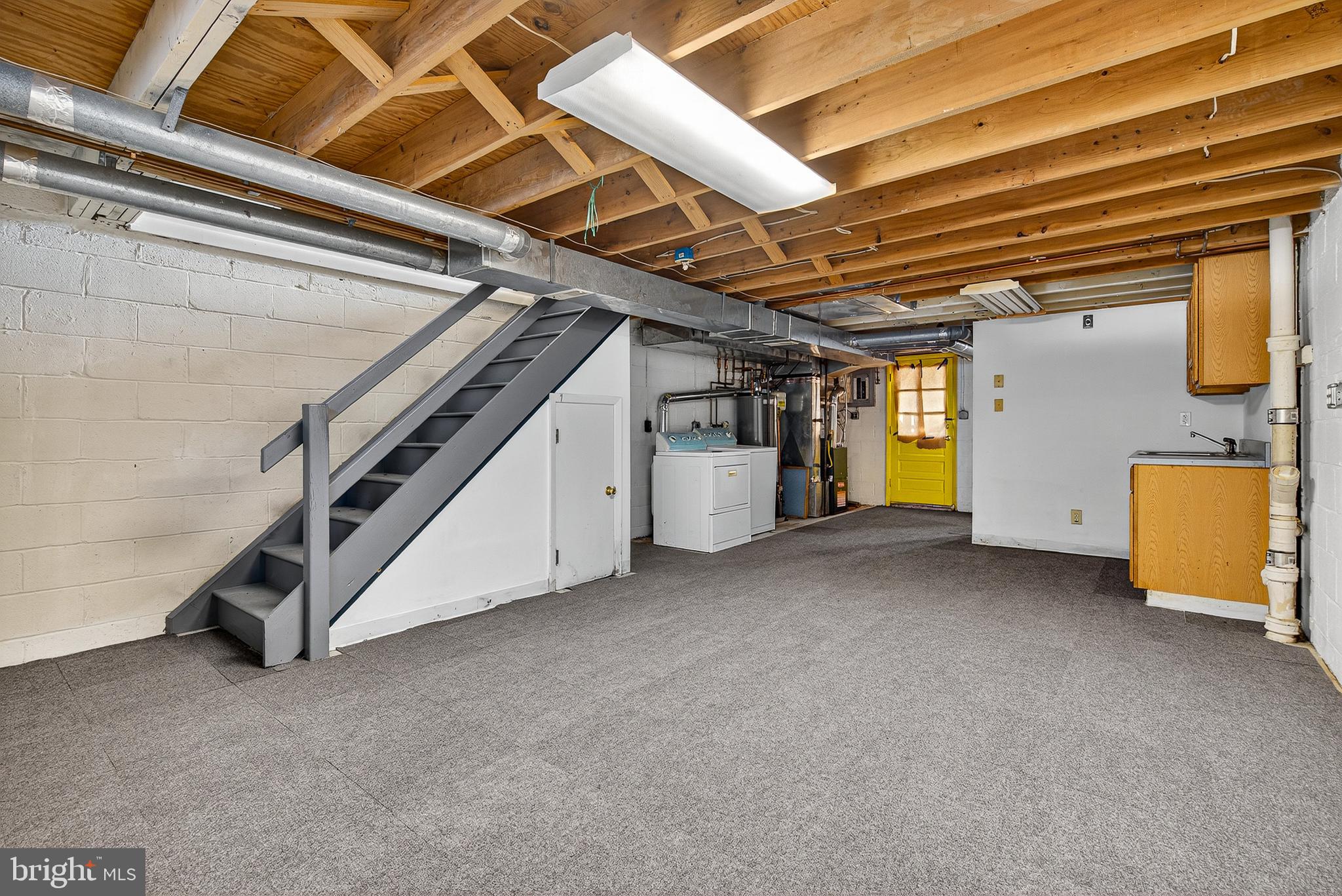 GUILFORD MANOR - Residential