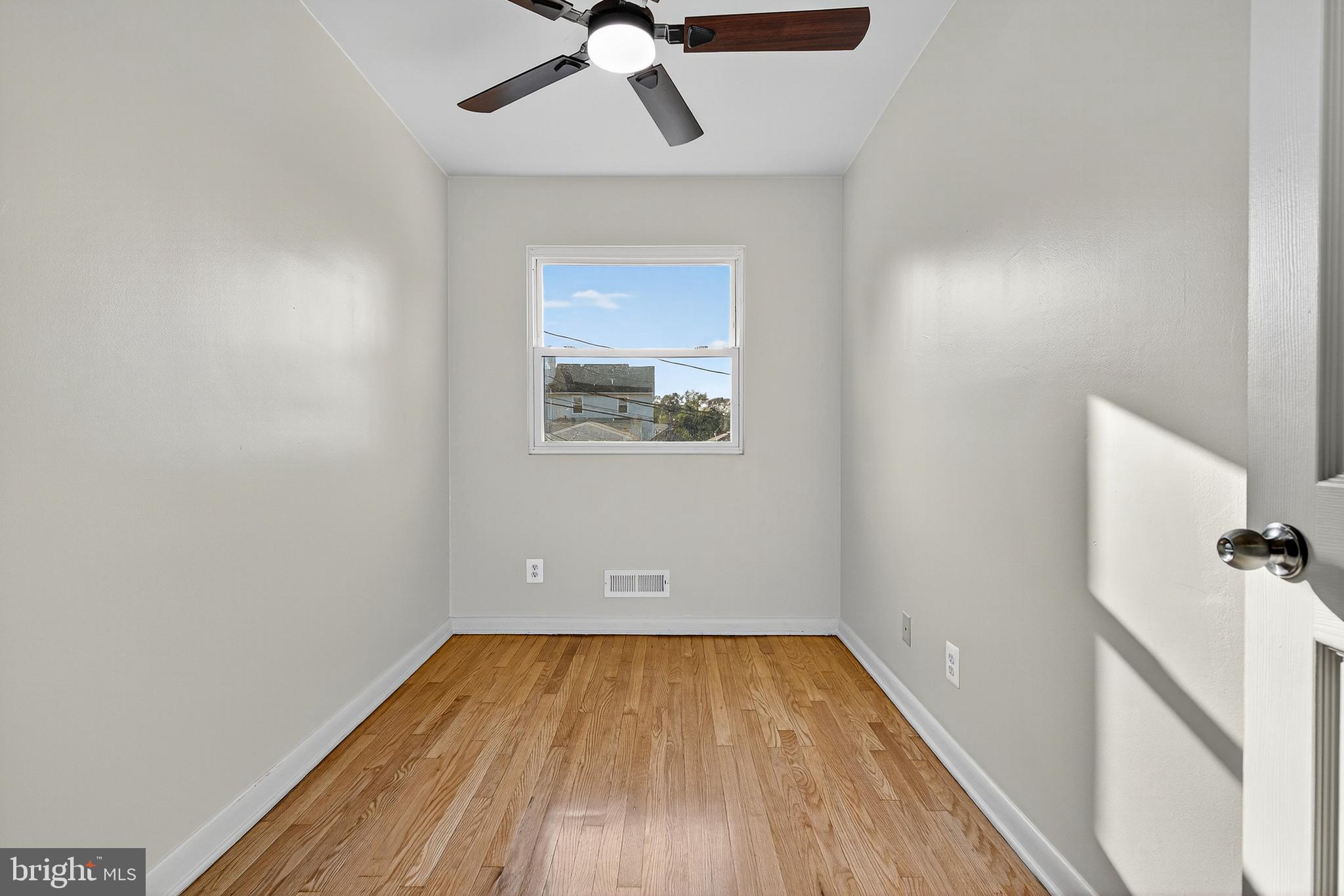 GUILFORD MANOR - Residential