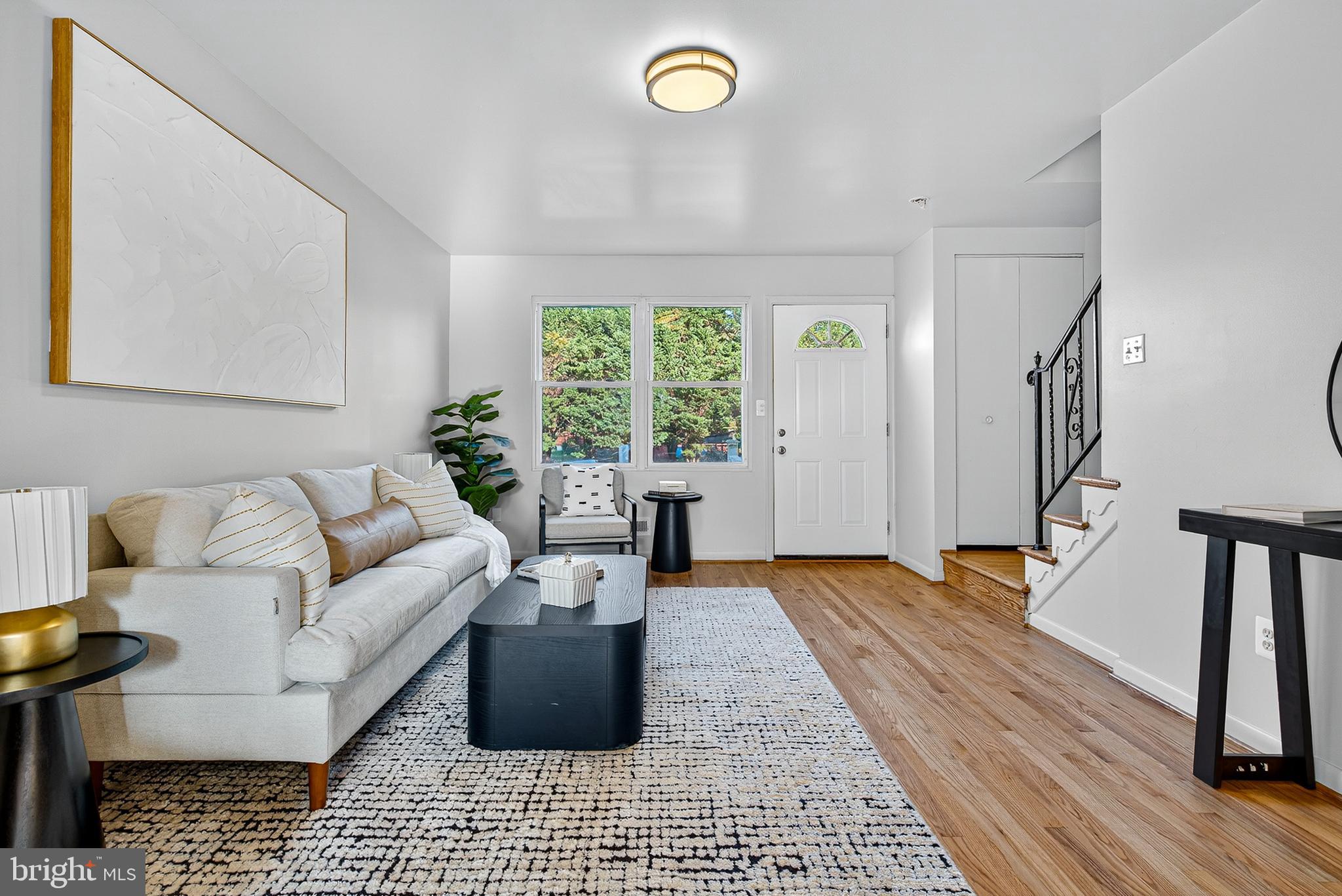 GUILFORD MANOR - Residential