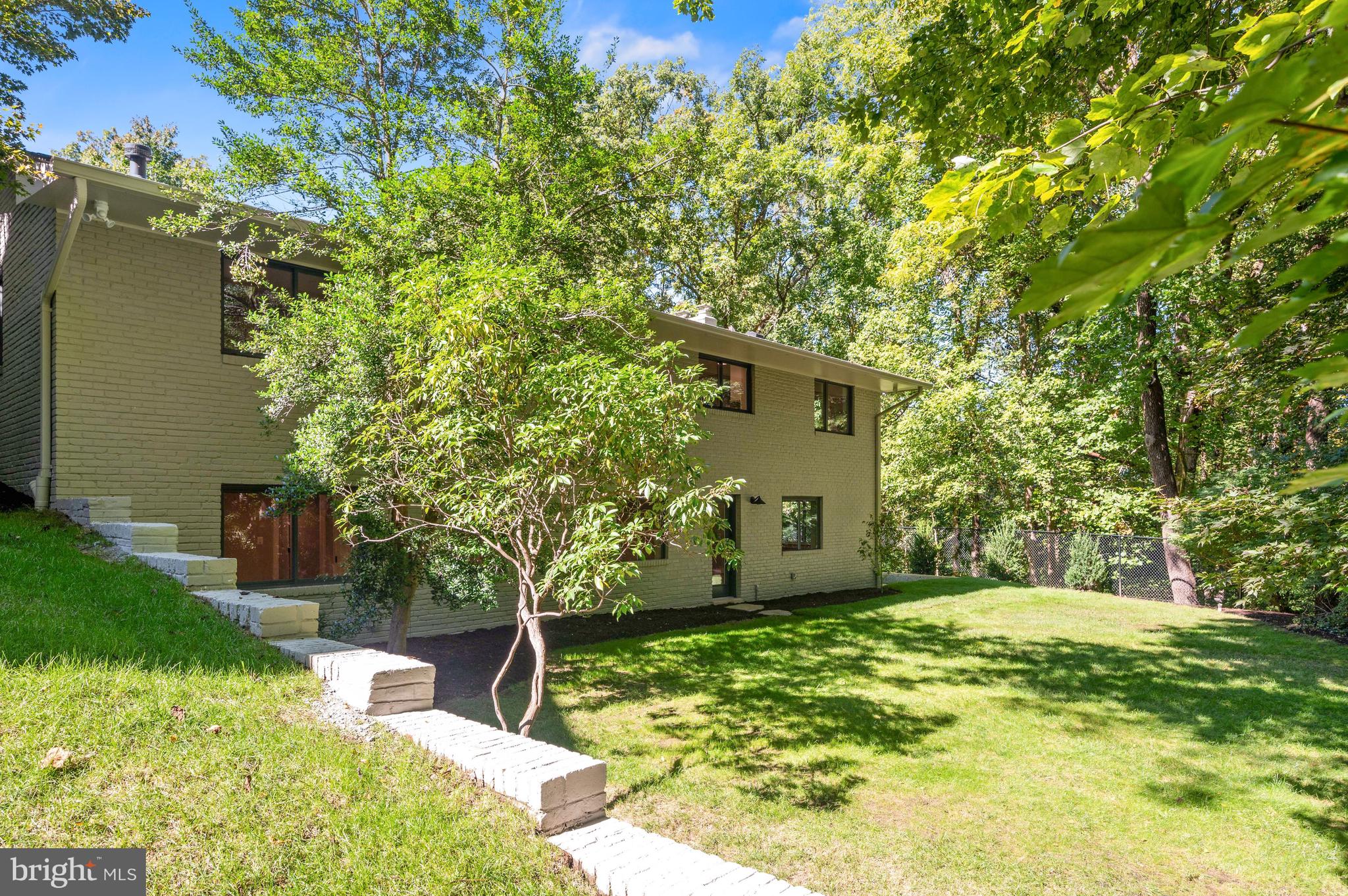 BELLEVUE FOREST - Residential