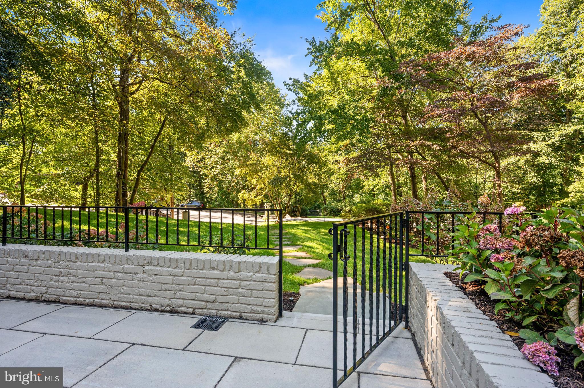 BELLEVUE FOREST - Residential