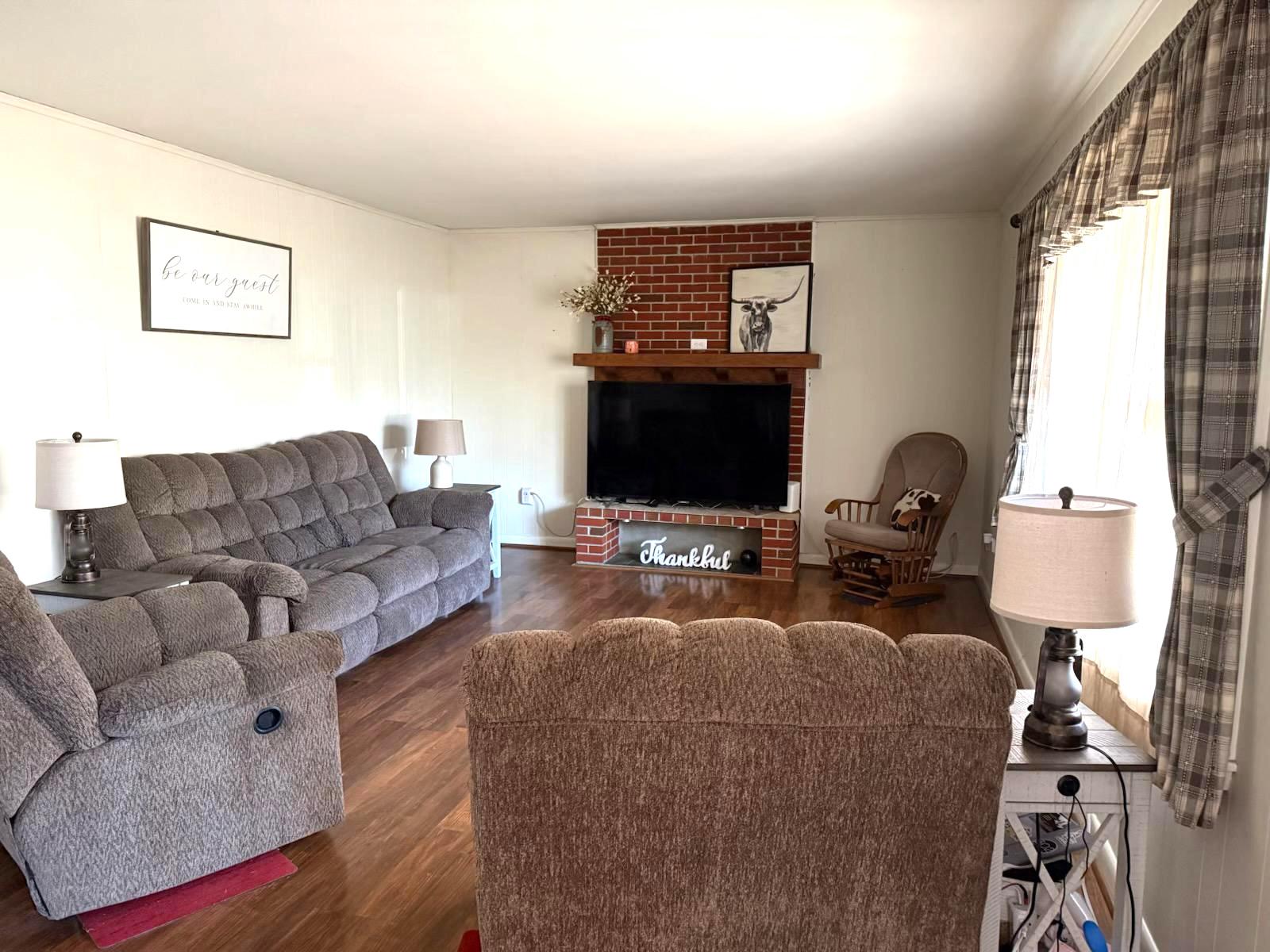 DEVONSHIRE WOODS - Residential