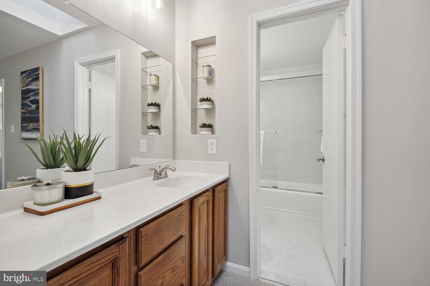 SOCIETY HILL - Residential