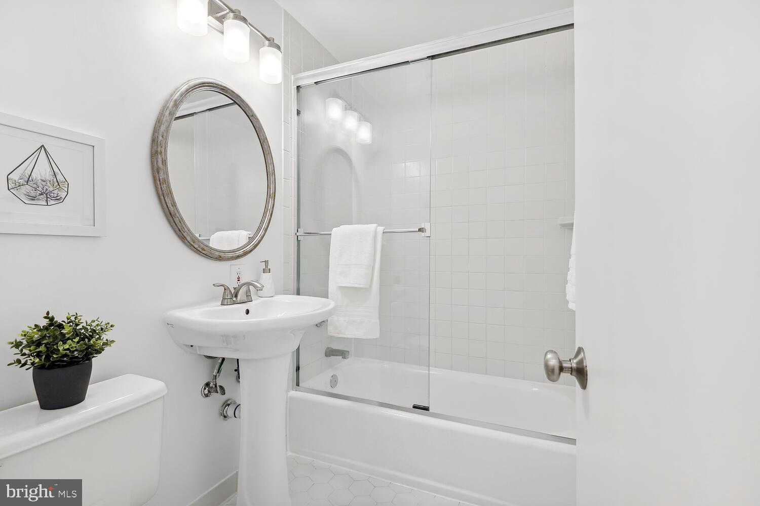 SOCIETY HILL - Residential