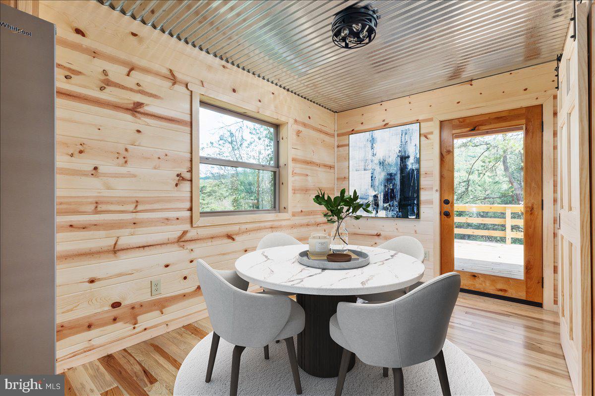 TROUT POND - Residential