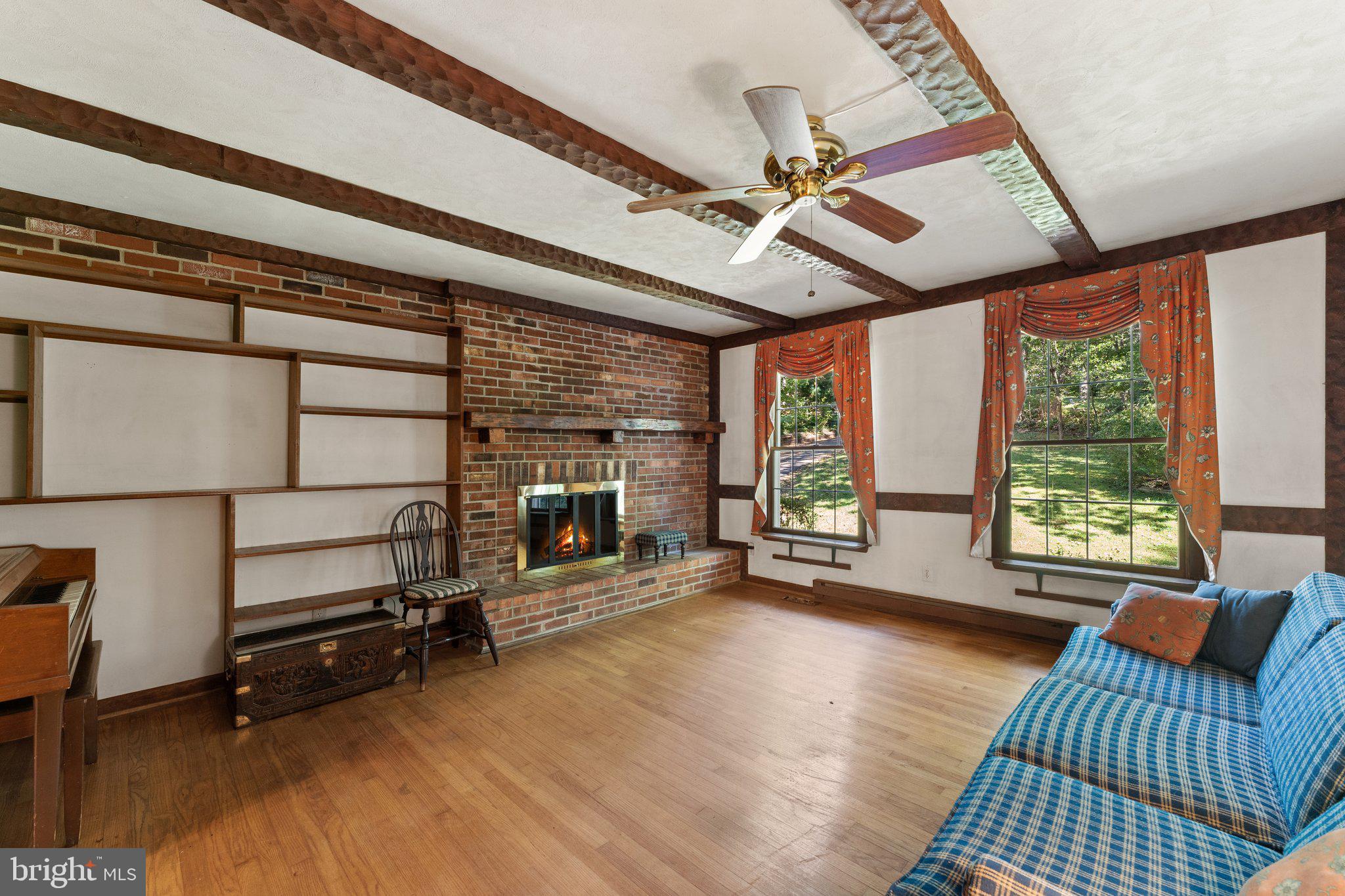 LAKEFRONT - Residential