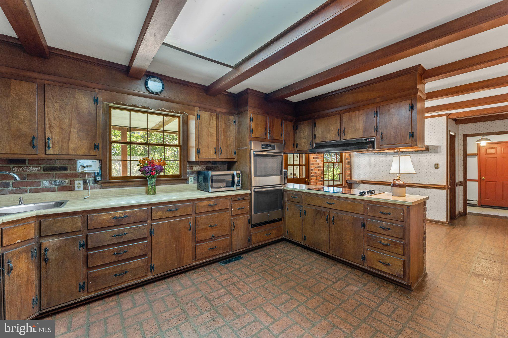 LAKEFRONT - Residential