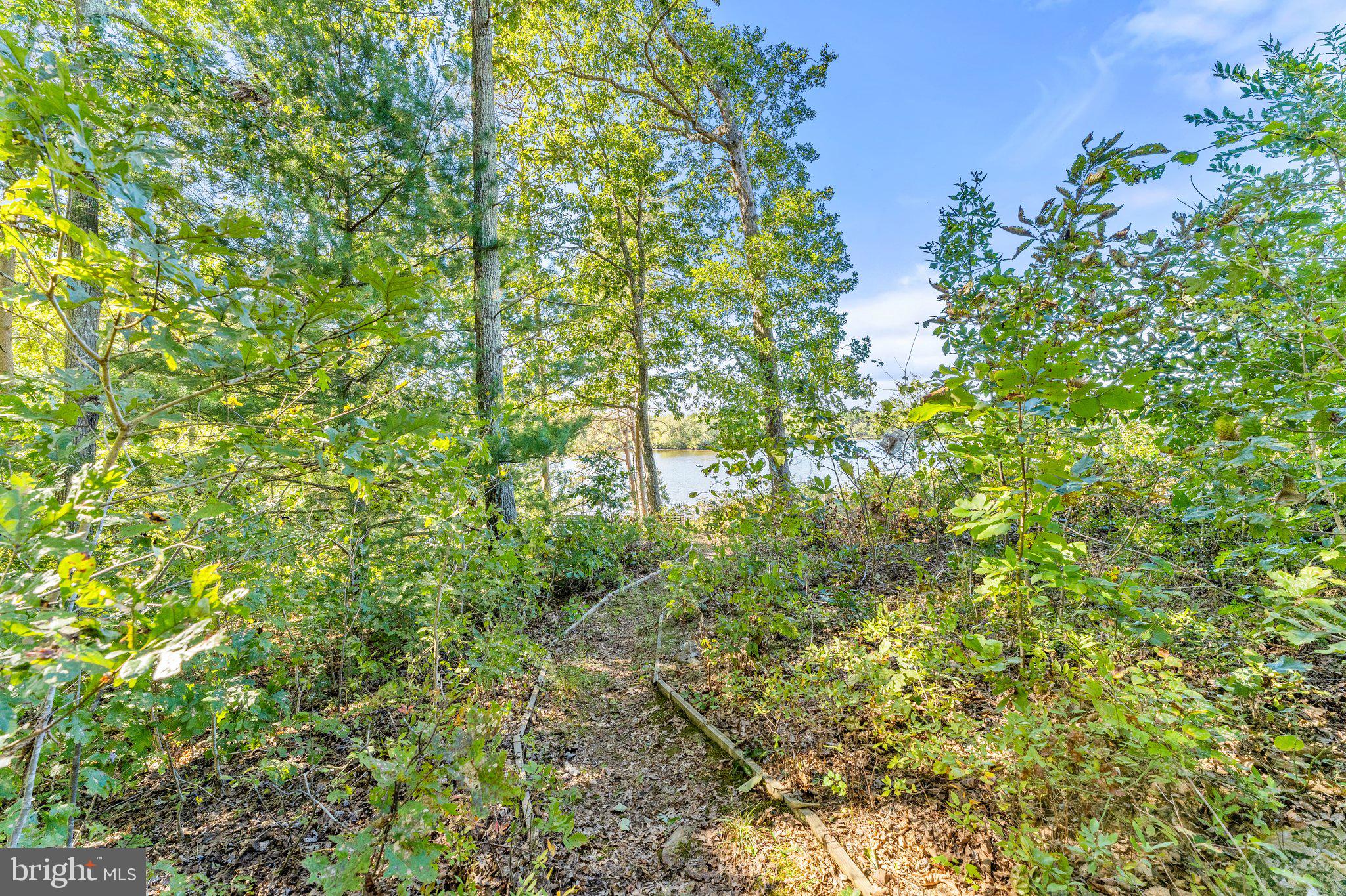 LAKEFRONT - Residential