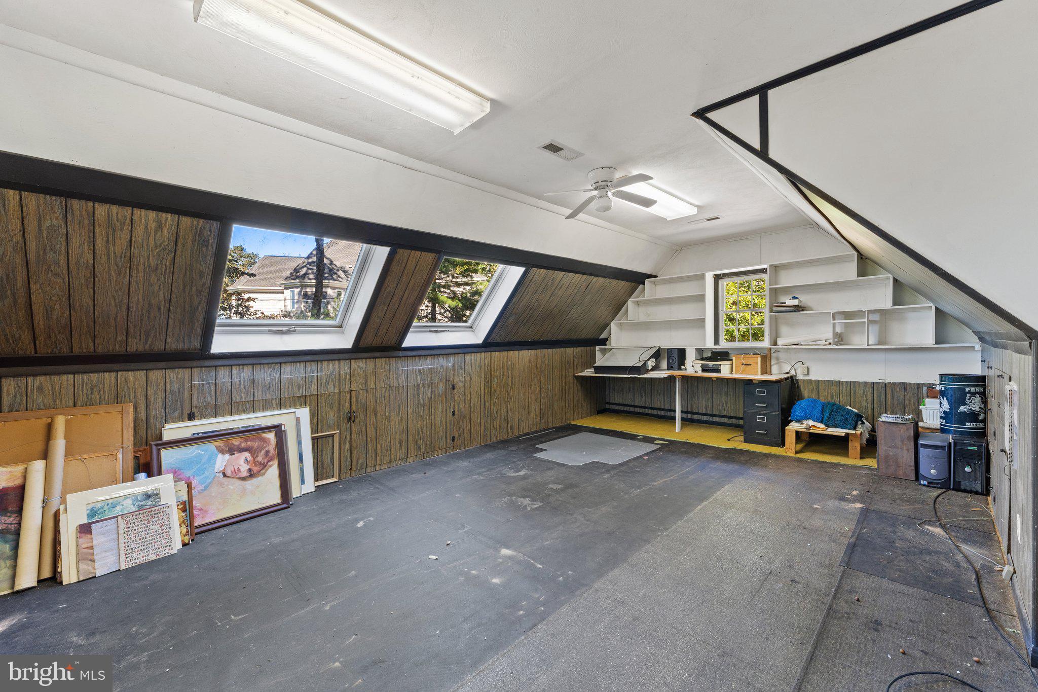 LAKEFRONT - Residential