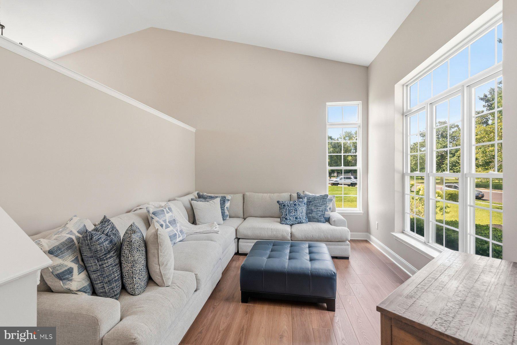 7 ORCHARDVIEW DRIVE