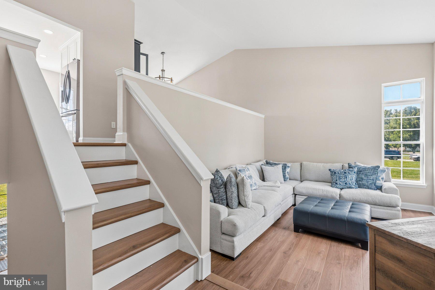 7 ORCHARDVIEW DRIVE