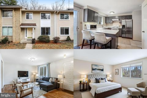 Townhouse For Sale - 14425 Pebble Hill Lane<br/> NORTH POTOMAC, MD 20878