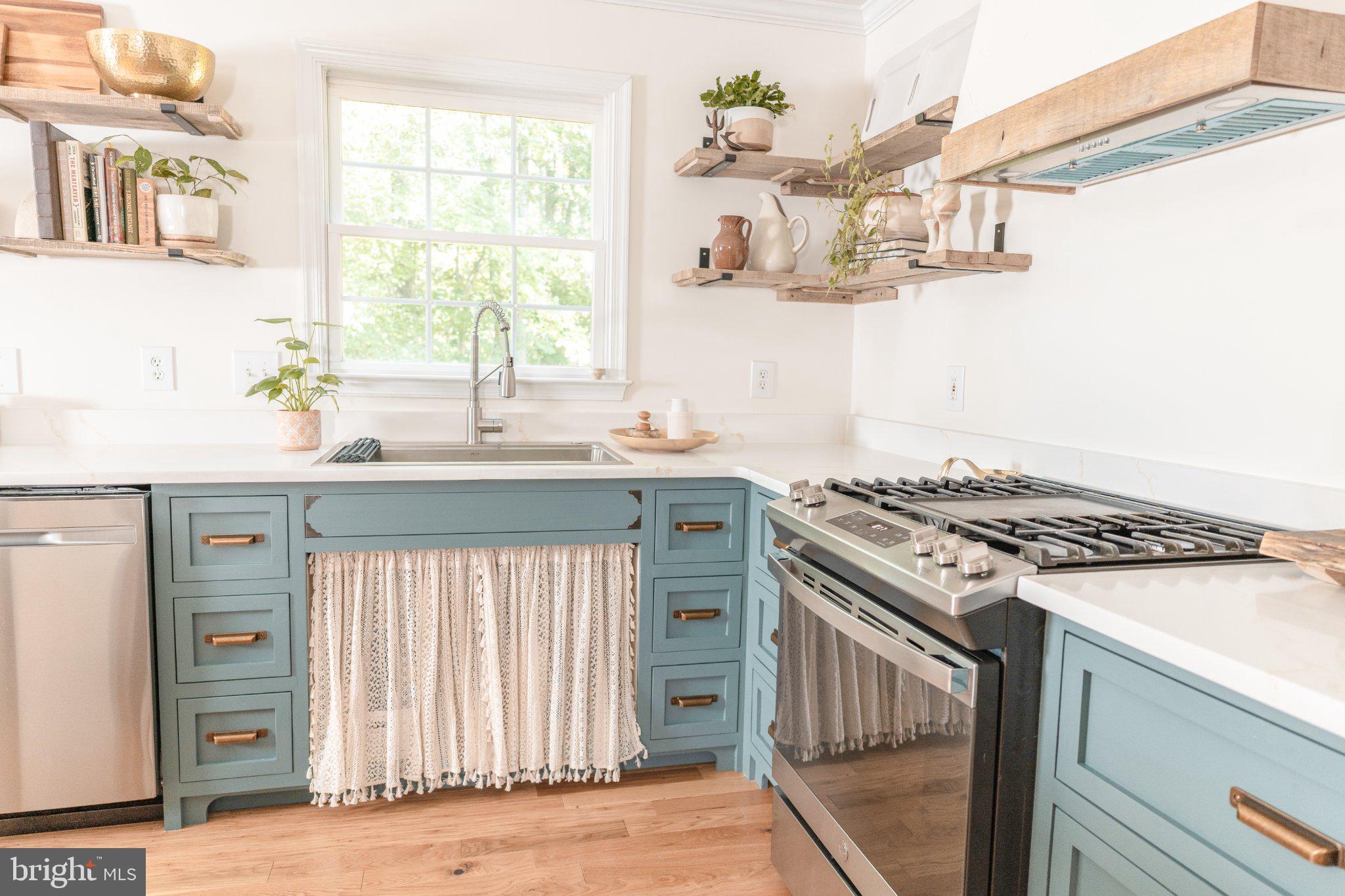 STAFFORD LAKES - Residential