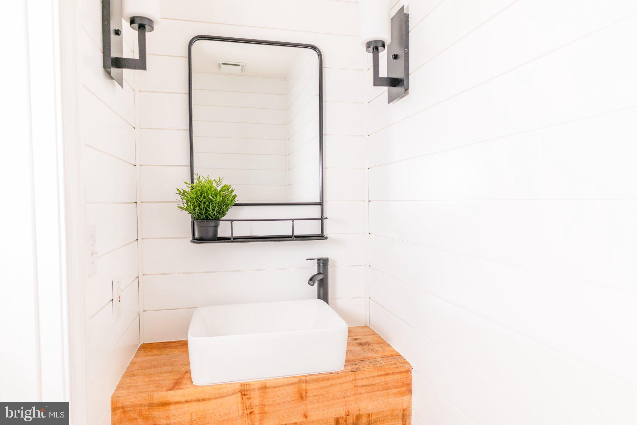 STAFFORD LAKES - Residential