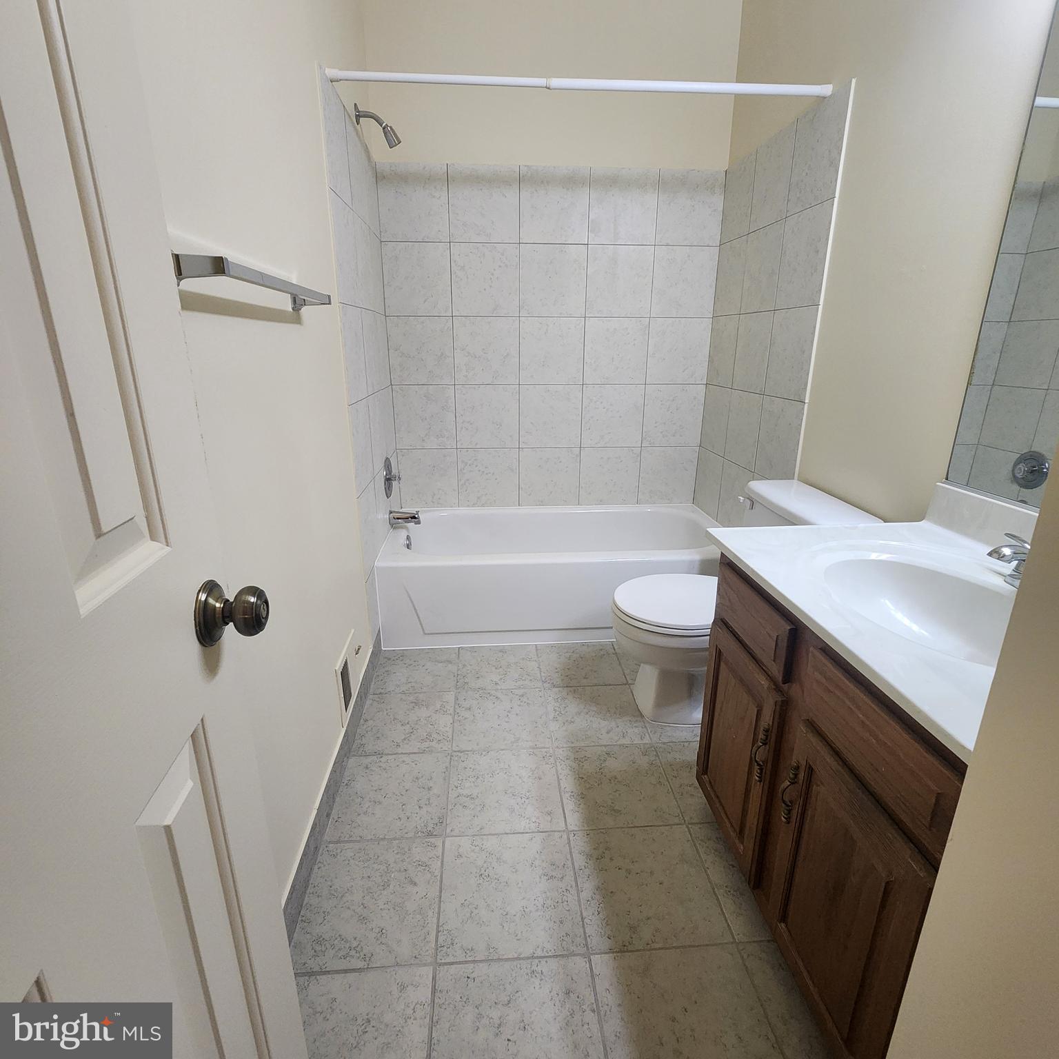 LITTLE ROCKY RUN - Residential Lease