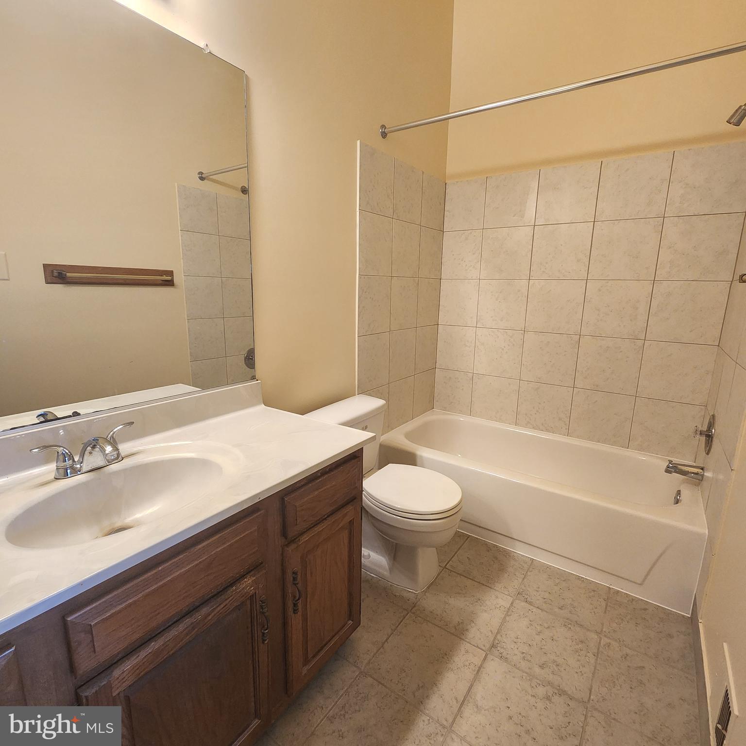 LITTLE ROCKY RUN - Residential Lease