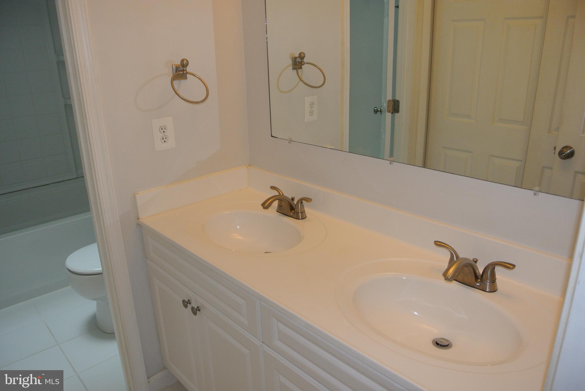 DORCHESTER - ST. CHARLES - Residential