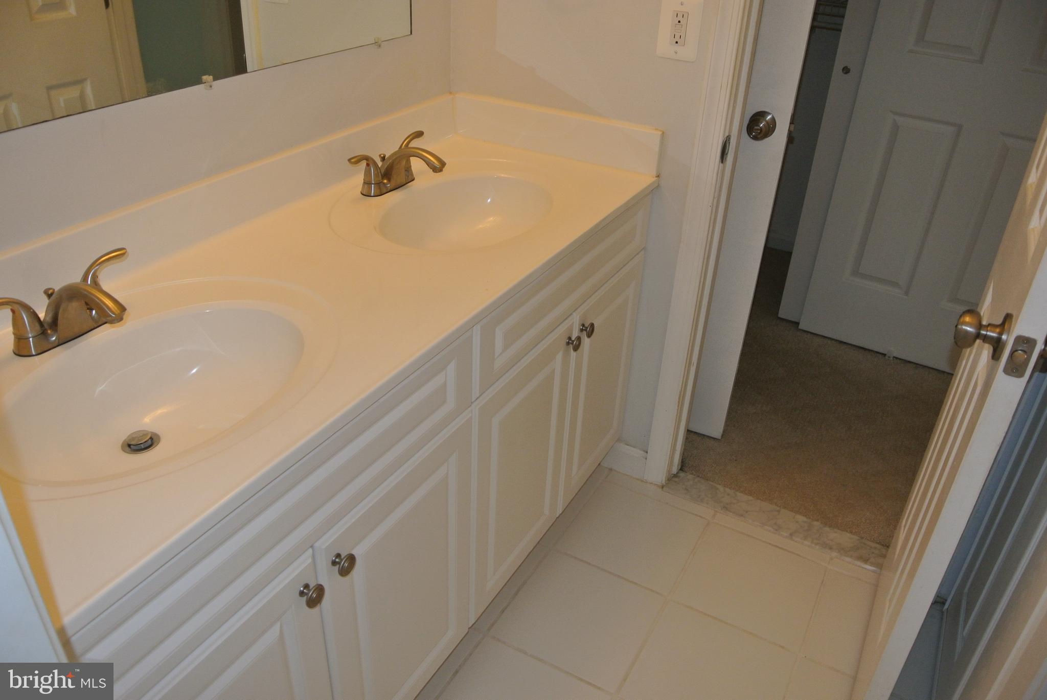 DORCHESTER - ST. CHARLES - Residential