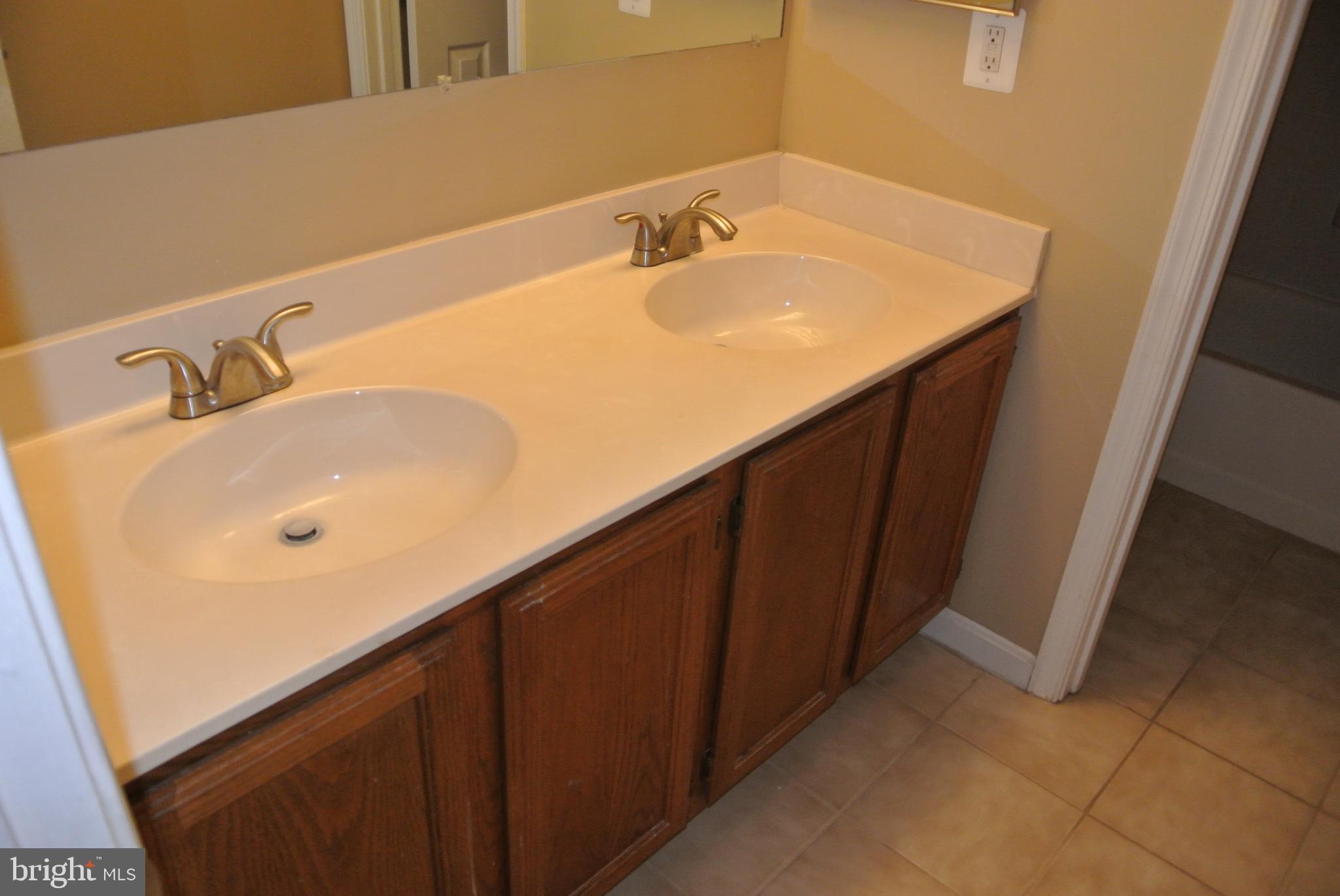 DORCHESTER - ST. CHARLES - Residential