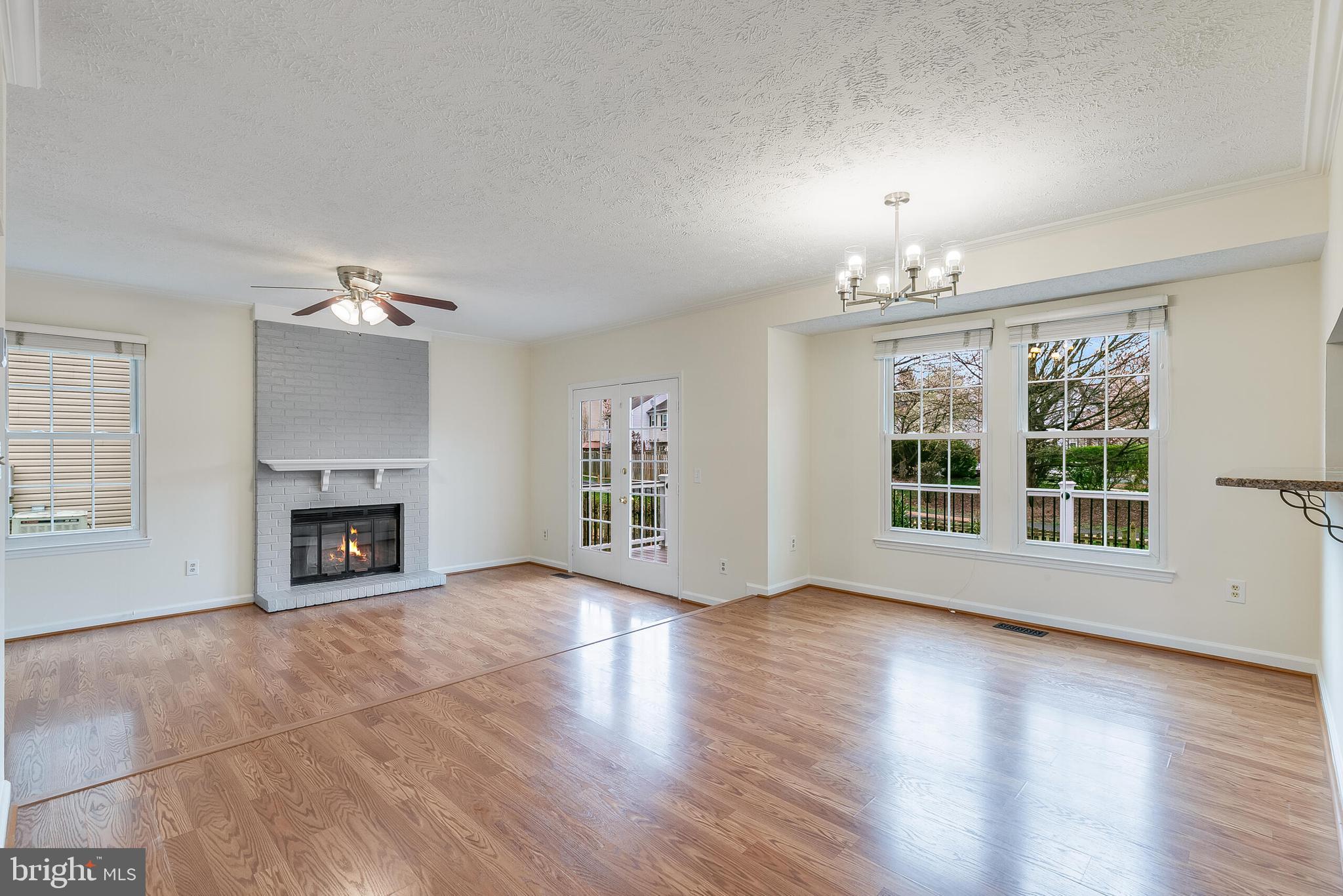 POTOMAC CROSSING - Residential