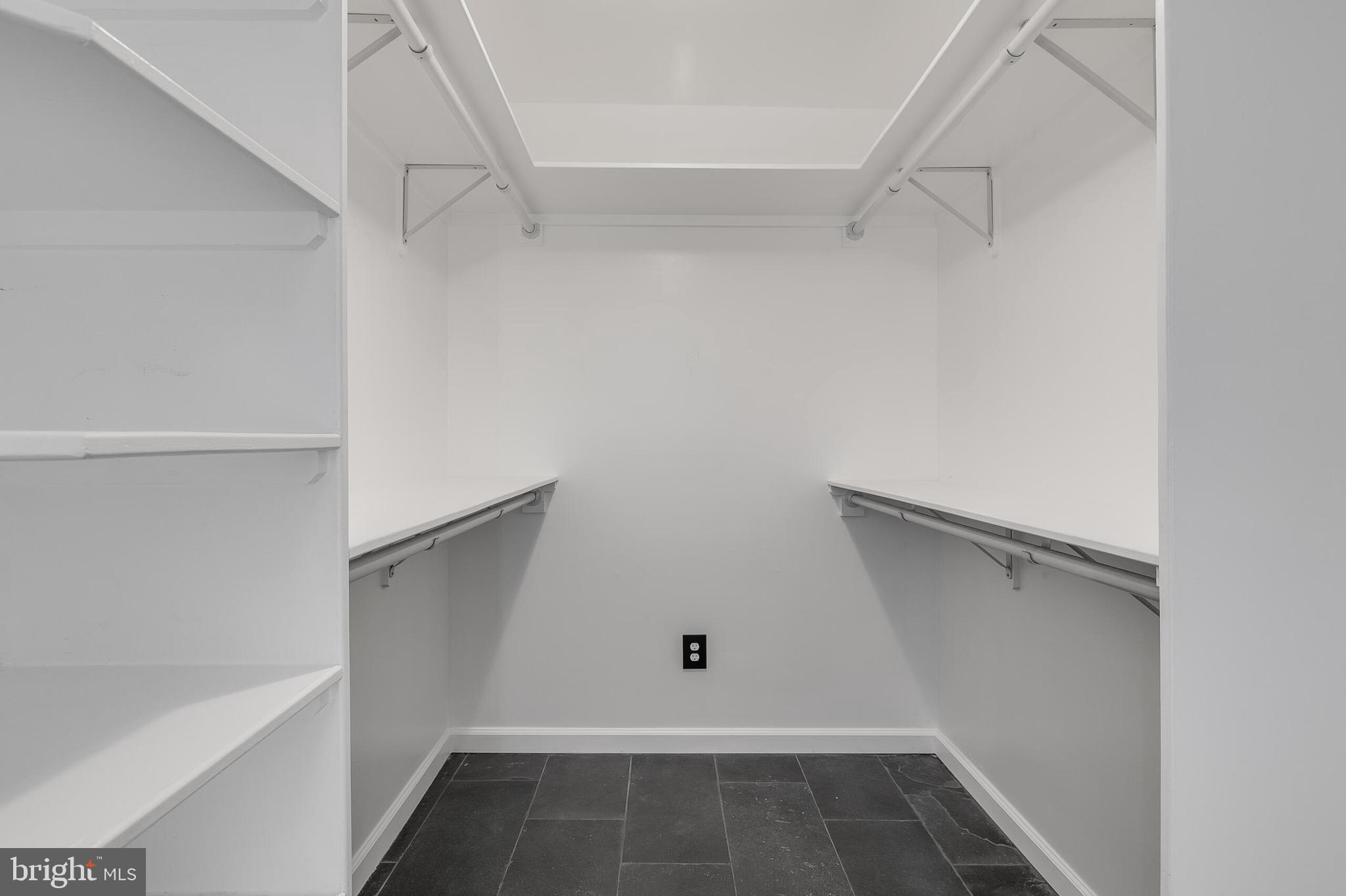 POTOMAC CROSSING - Residential