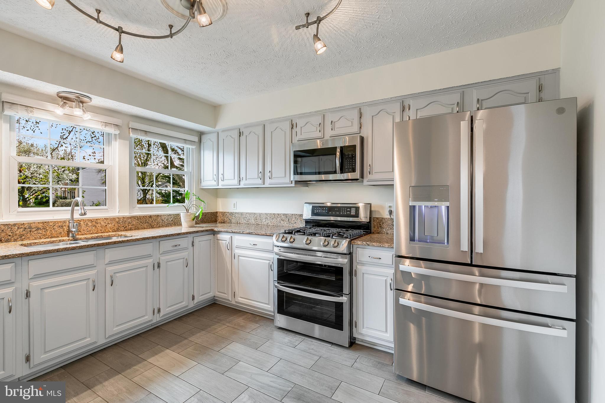 POTOMAC CROSSING - Residential