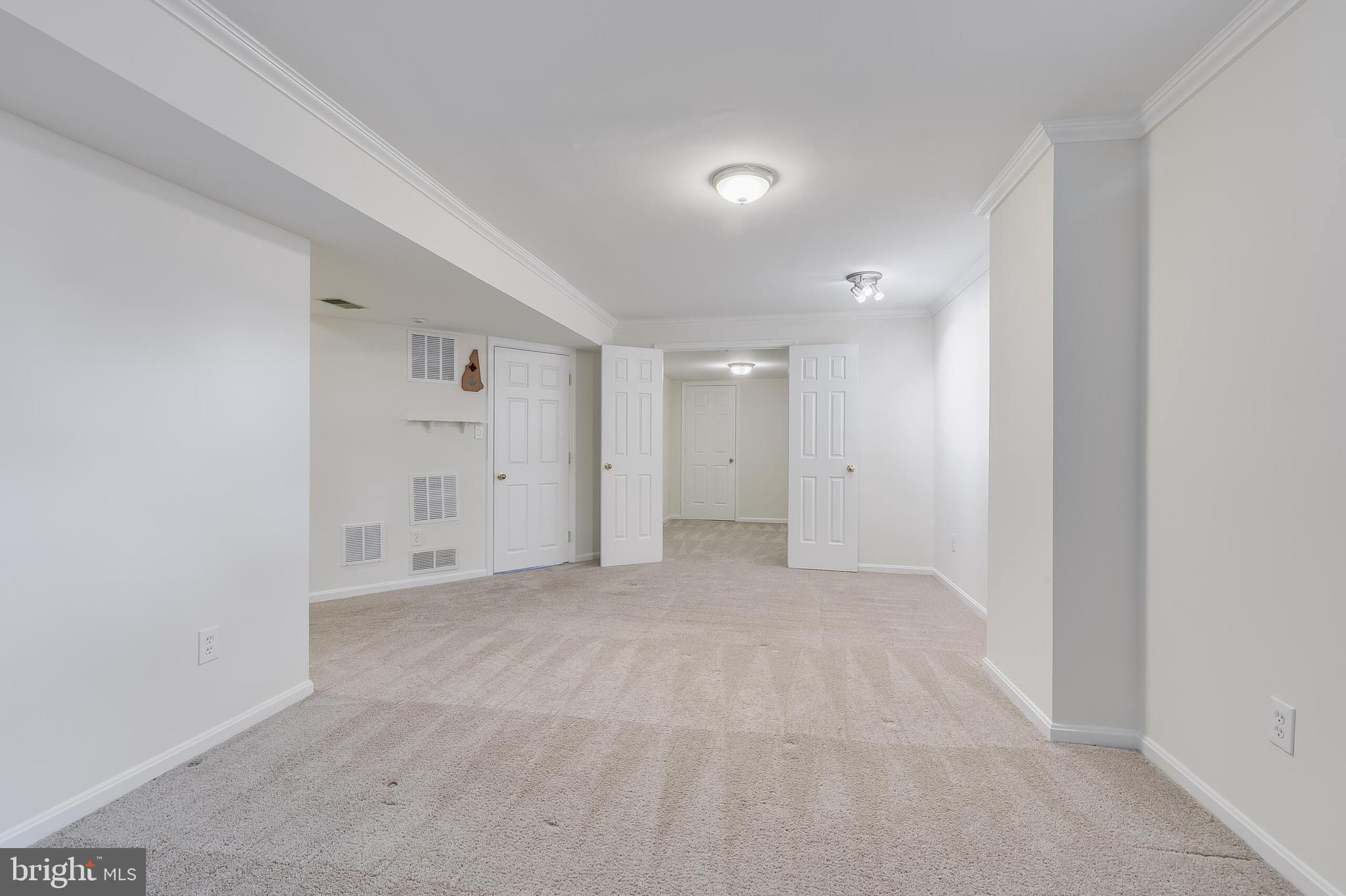 POTOMAC CROSSING - Residential