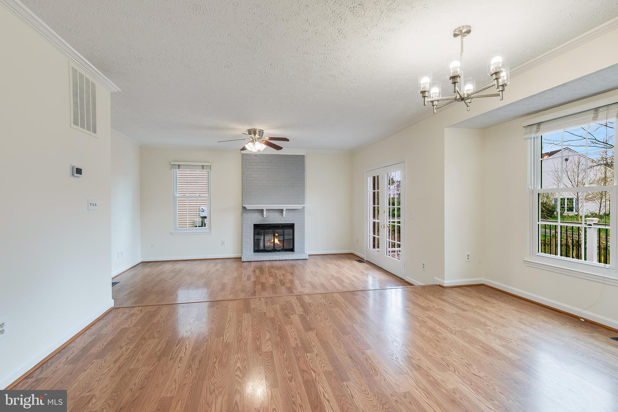 POTOMAC CROSSING - Residential