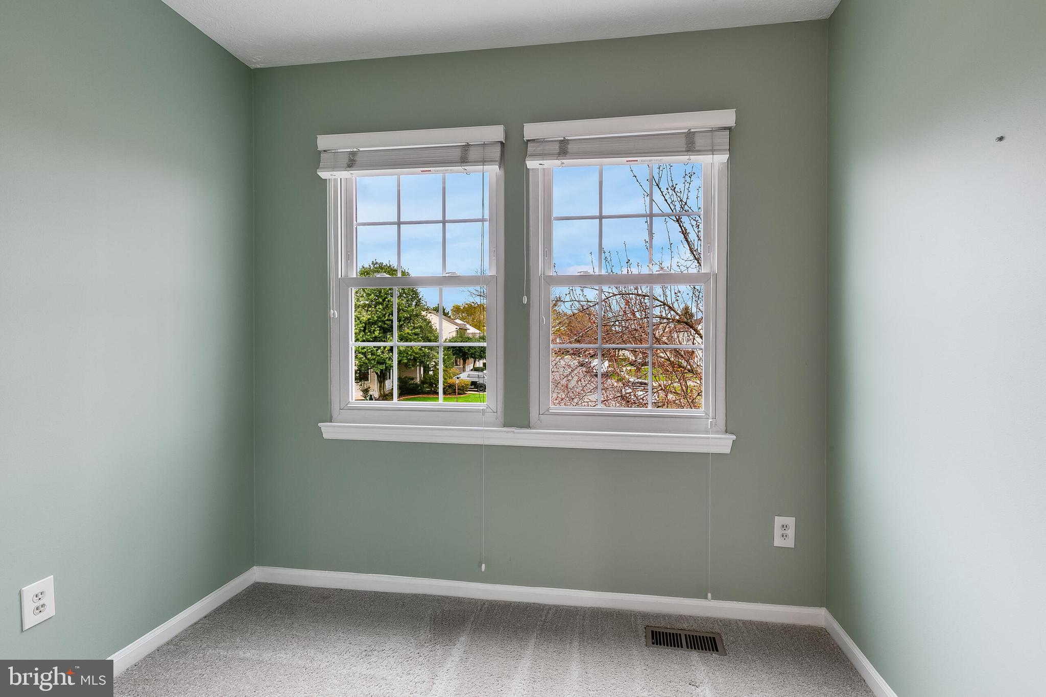 POTOMAC CROSSING - Residential