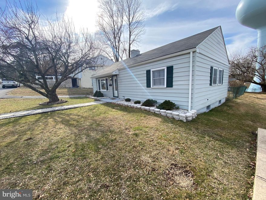 Picture-perfect rental opportunity in the fantastic Borough of Kennett Square!  This 3 BR 1 Bath home has been recently updated by it's current owners.  Enter into the cozy Family Room with gleaming hardwood flooring that carry throughout the entire home.  The large eat-in Kitchen has just been remodeled and features stainless appliances, updated counters and tons of space for storage.  A 4-Season sunroom room overlooks the private, fenced-in rear yard.  3 Generous-sized bedrooms and a Full Bathroom complete this level.  Unfinished basement with laundry provides great space for storage.  Relax and entertain on the rear deck with your family and friends!  The property backs up to Kennett HS and is walkable to all that Kennett Square borough has to offer!  This amazing home is sure to impress!
