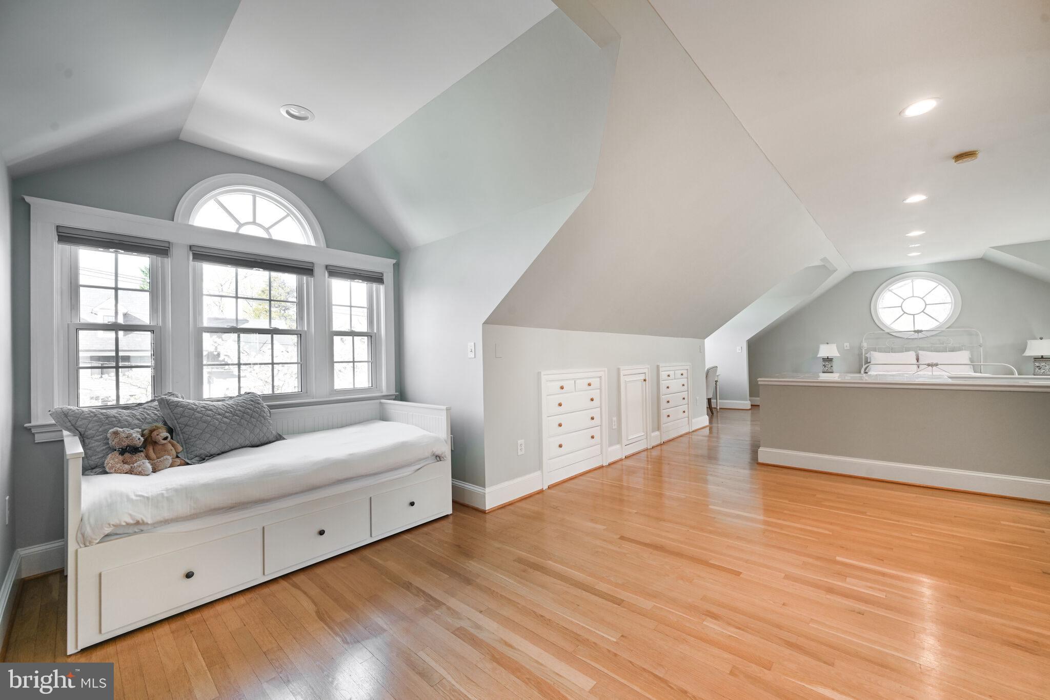 KENWOOD - Residential