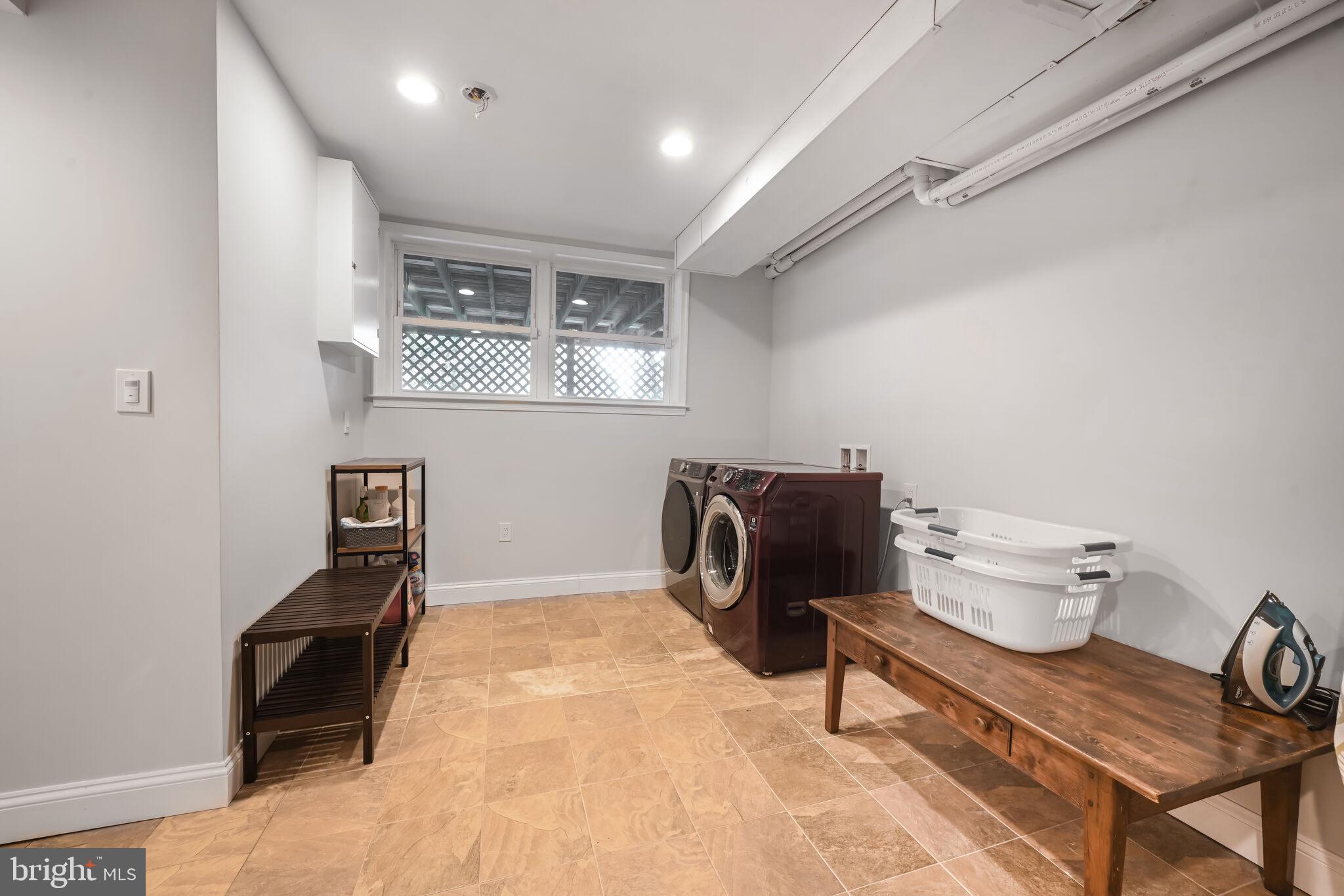 KENWOOD - Residential