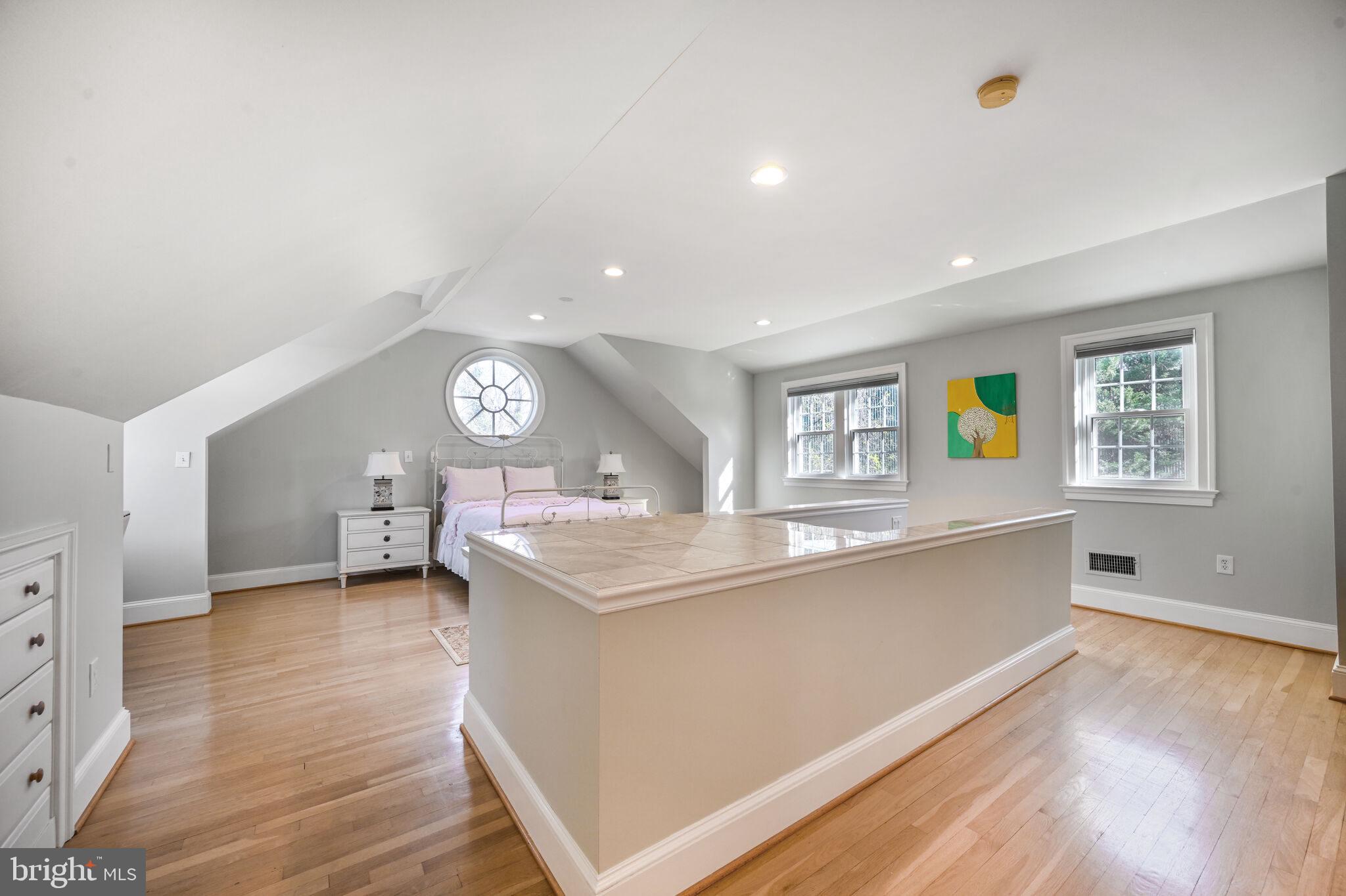 KENWOOD - Residential