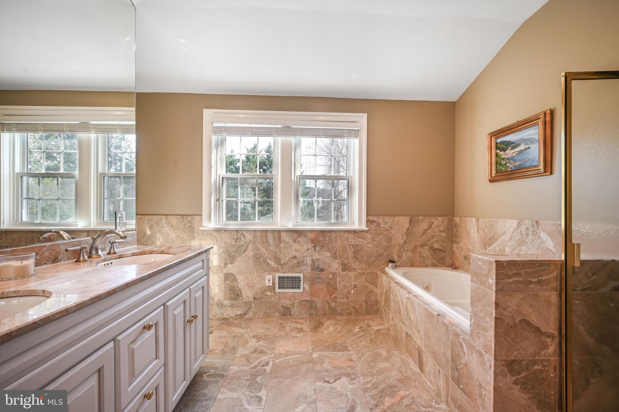 KENWOOD - Residential