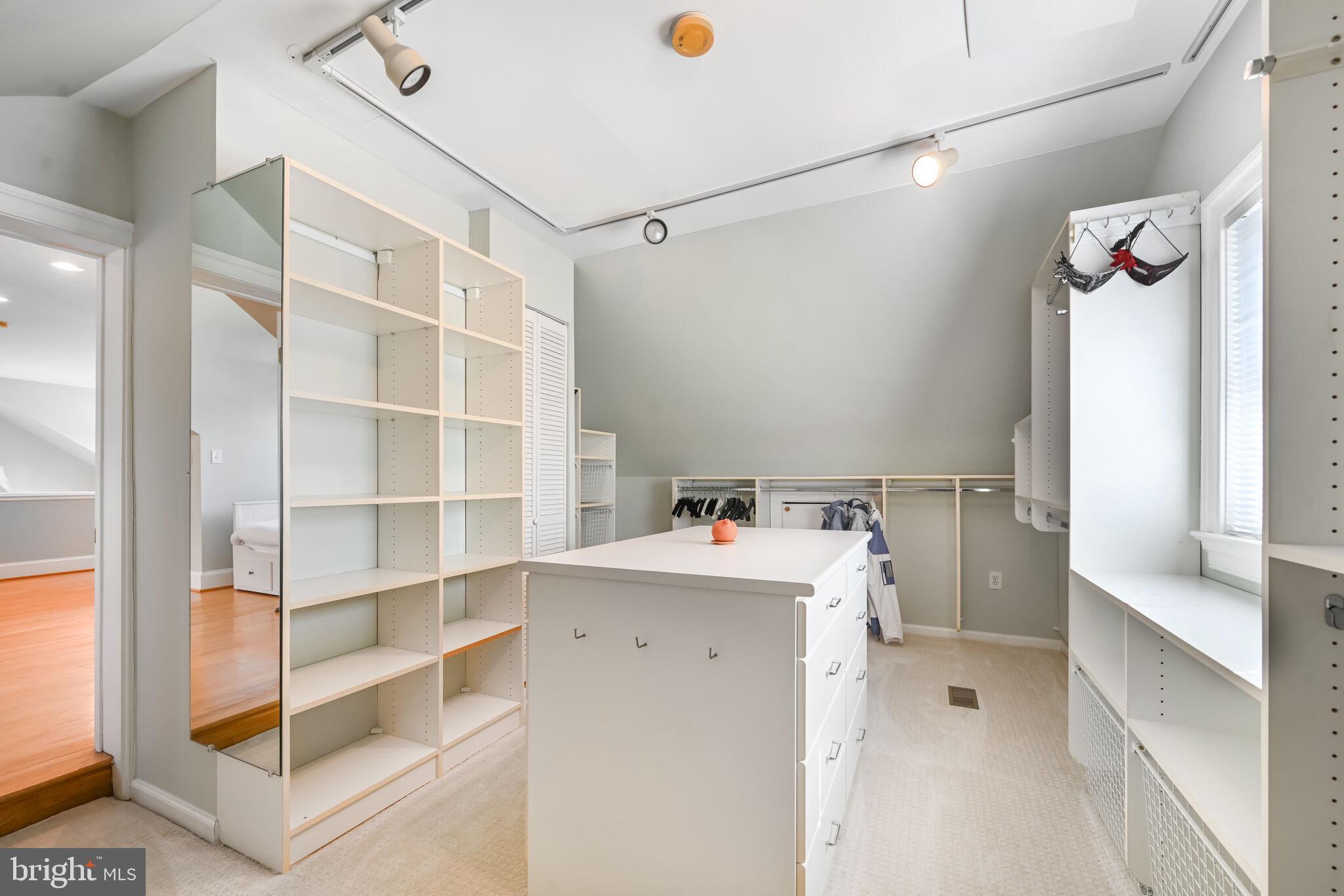 KENWOOD - Residential